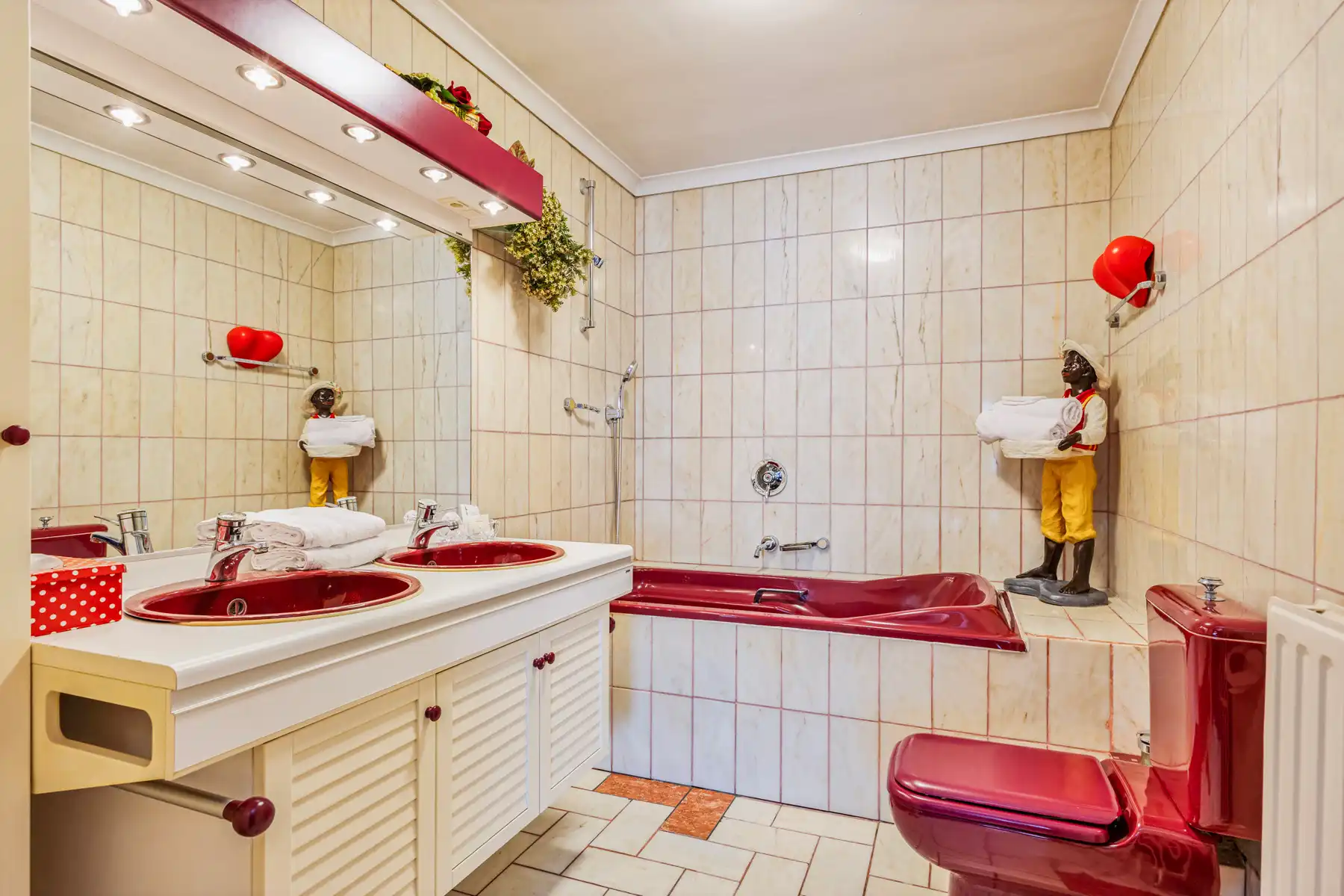 WONING MET 9 KAMERS en 9 BADKAMERS foto 17