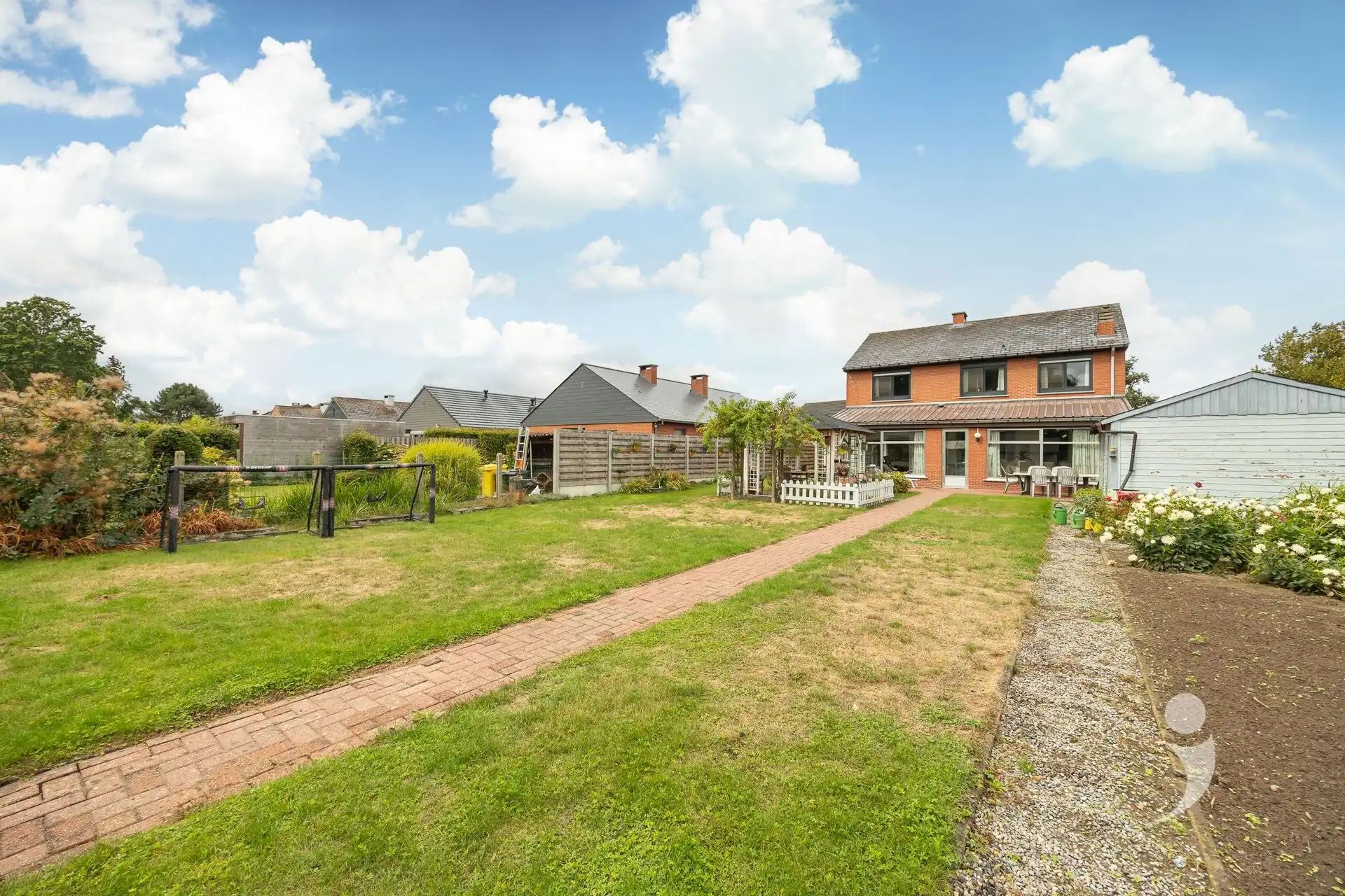 Instapklare woning in zeer rustige woonwijk! foto 25