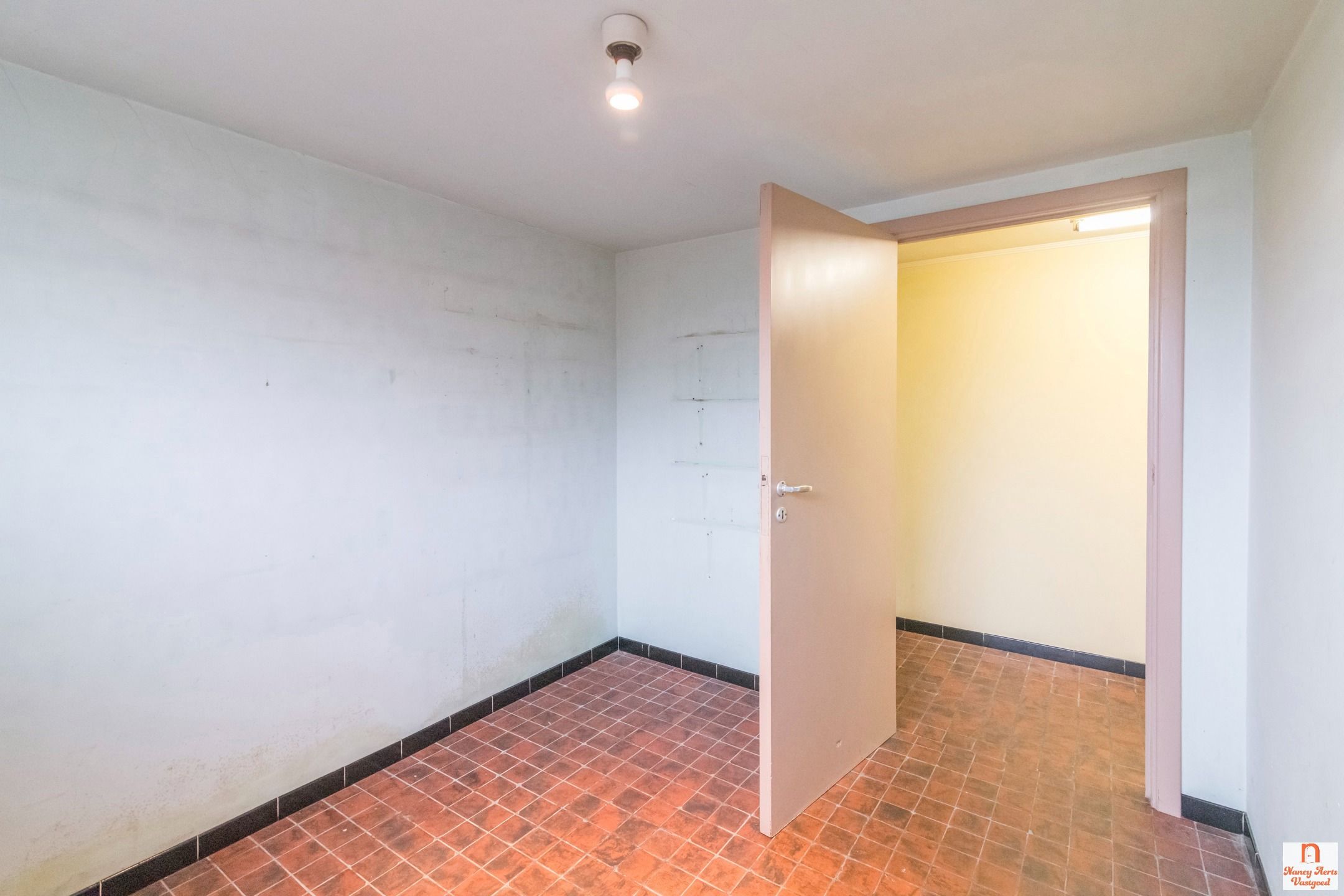Split-level woning met grote tuin en vrij uitzicht foto 59
