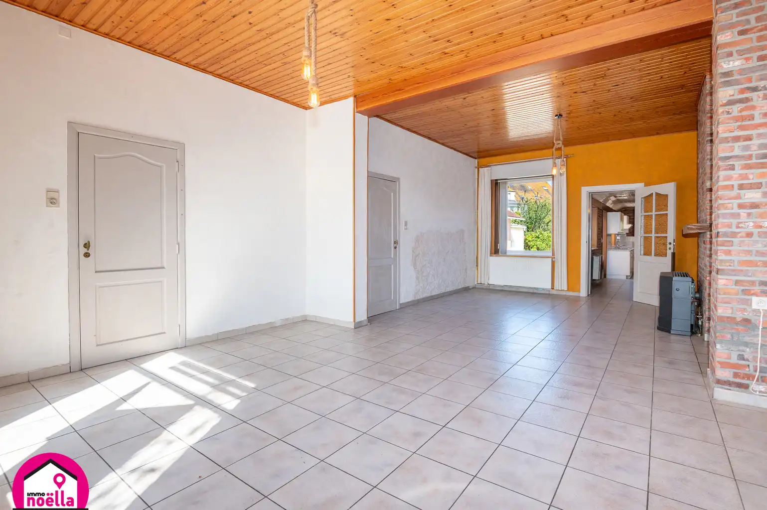 Te koop: te renoveren rijwoning op toplocatie foto 3