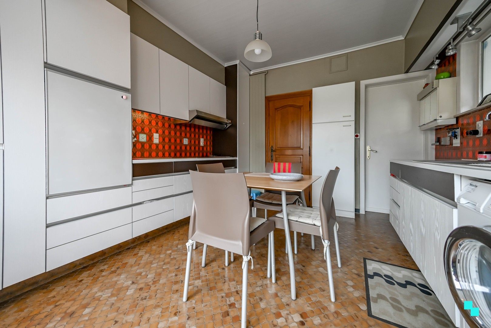 Charmante woning met prachtige tuin en drie slaapkamers te Izegem foto 13