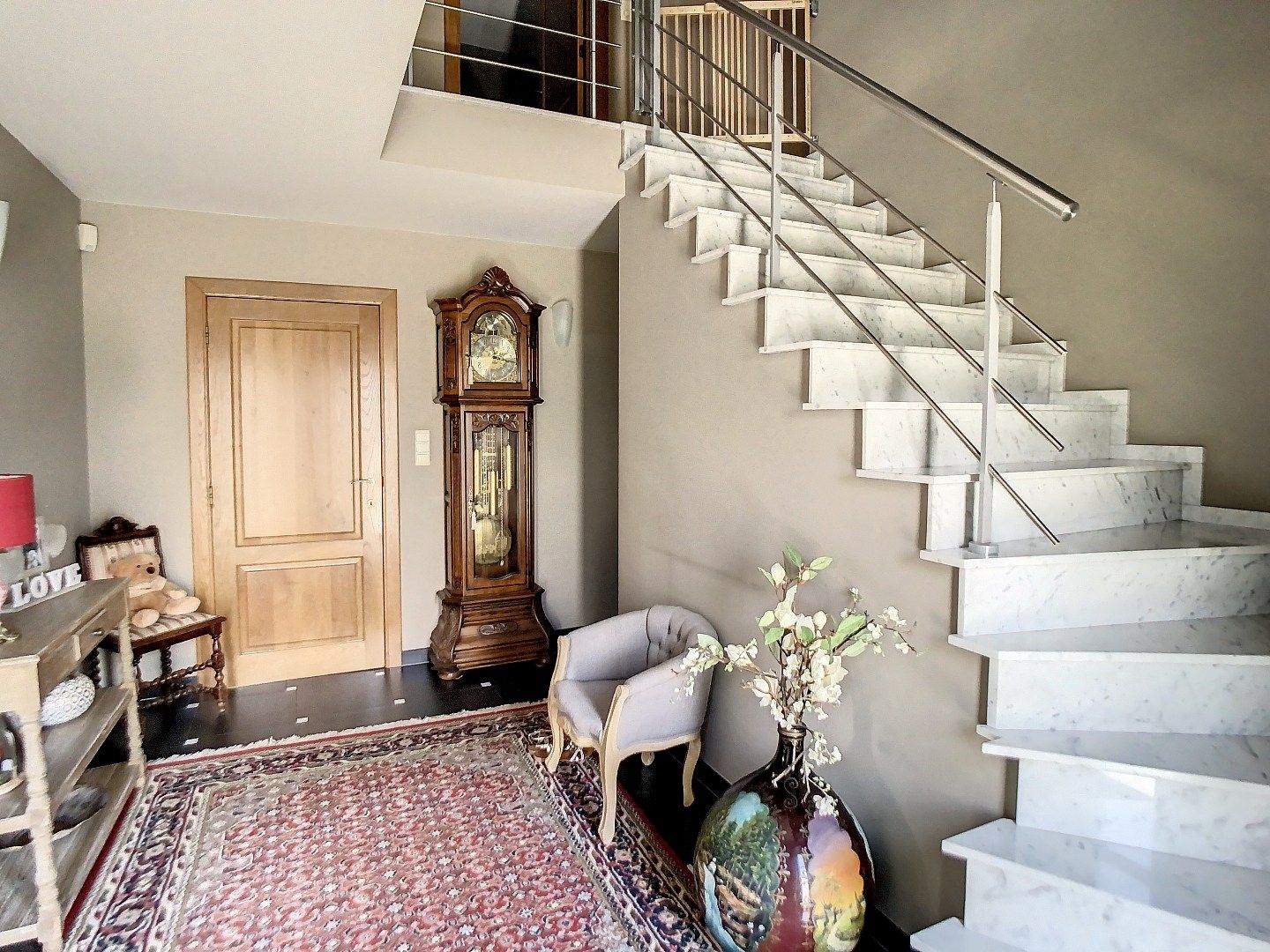 Prachtige woning met 5 slaapkamers, bureau, kelder, garage en tuin te 's Gravenvoeren foto 3