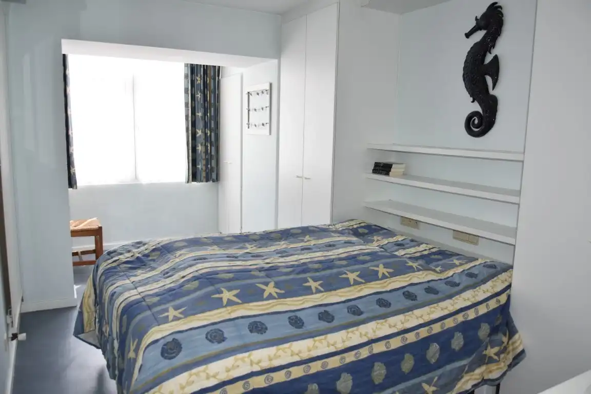 RUIM 2 SLAAPKAMER APPARTEMENT OP DE ZEEDIJK foto 16
