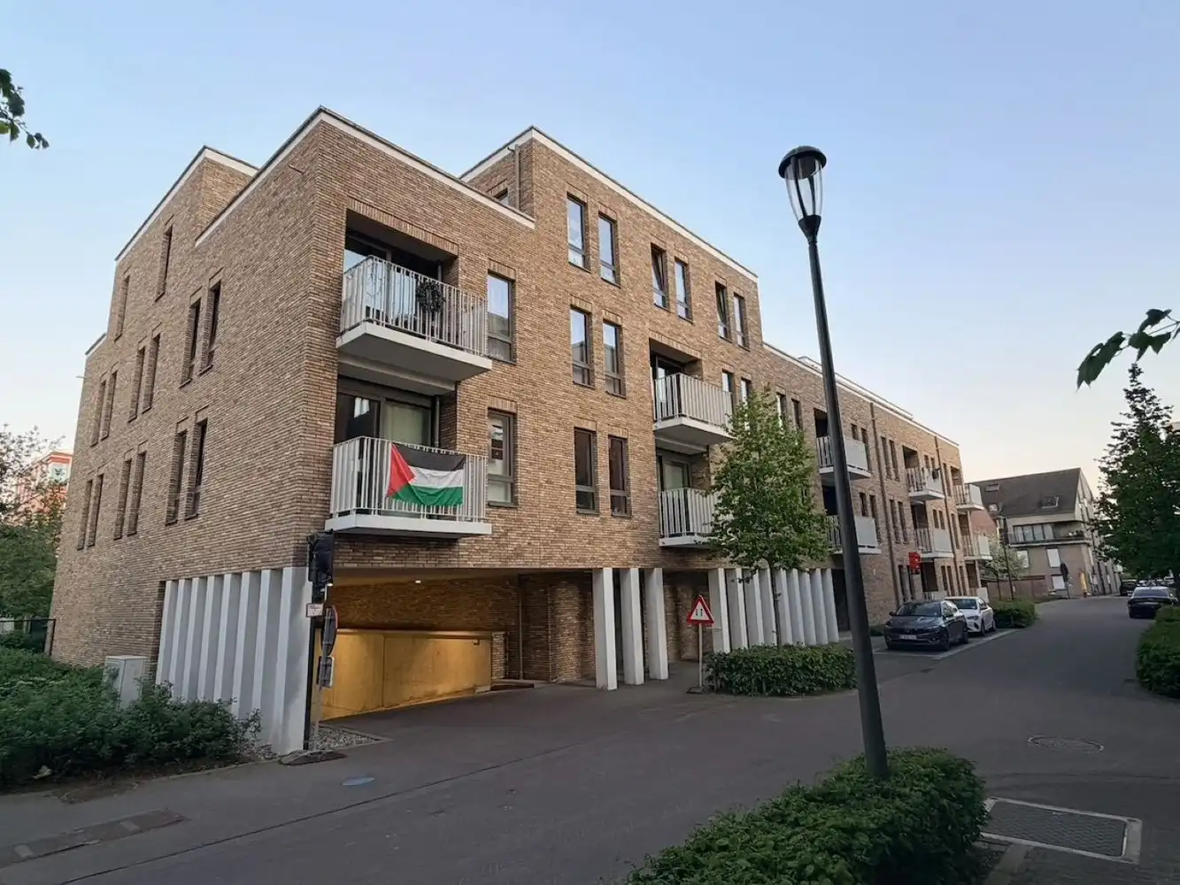 Ondergrondse, zeer ruime garagebox te huur in centrum Leuven foto 8