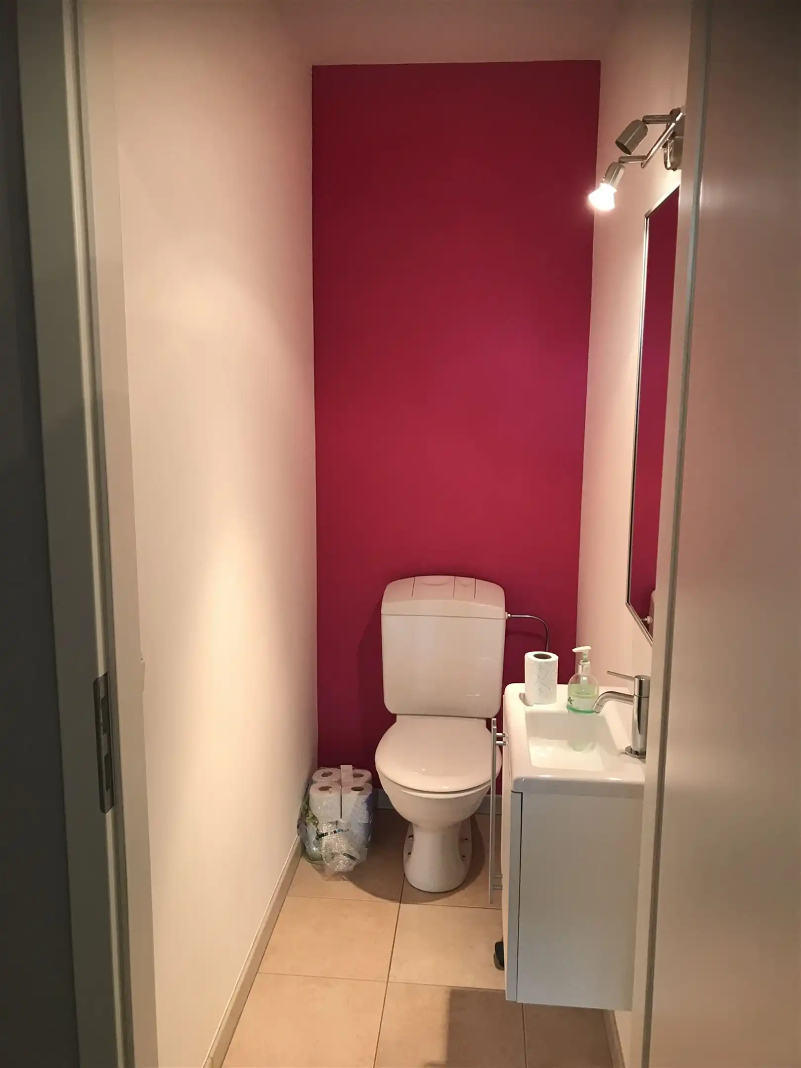 Gelijkvloers 2-slaapkamerappartement met een tuin foto 8