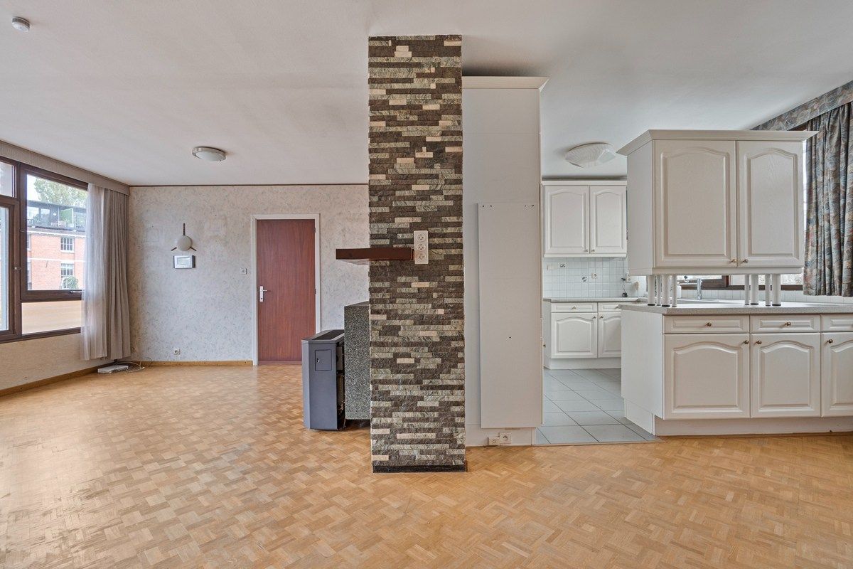 Modernistische woning met ruime indeling en zonnige tuin te Tongeren-Nerem foto 8