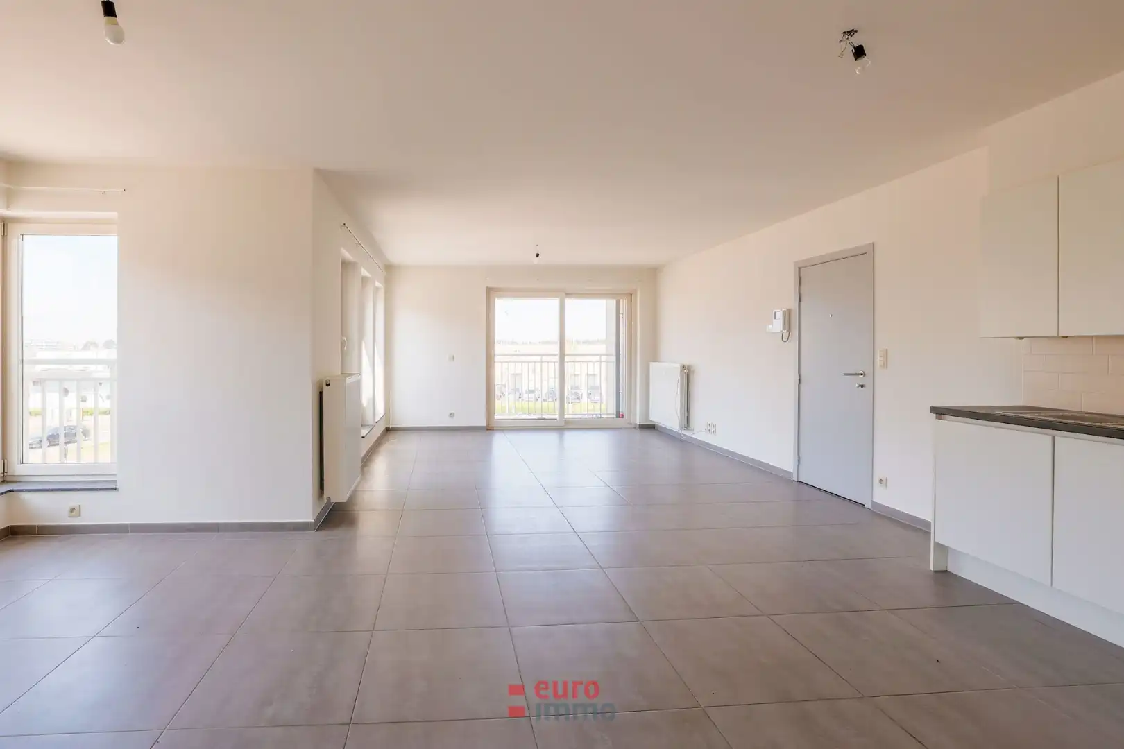Lichtrijk hoekappartement op topligging aan de kaai in Nieuwpoort-Stad! foto 3