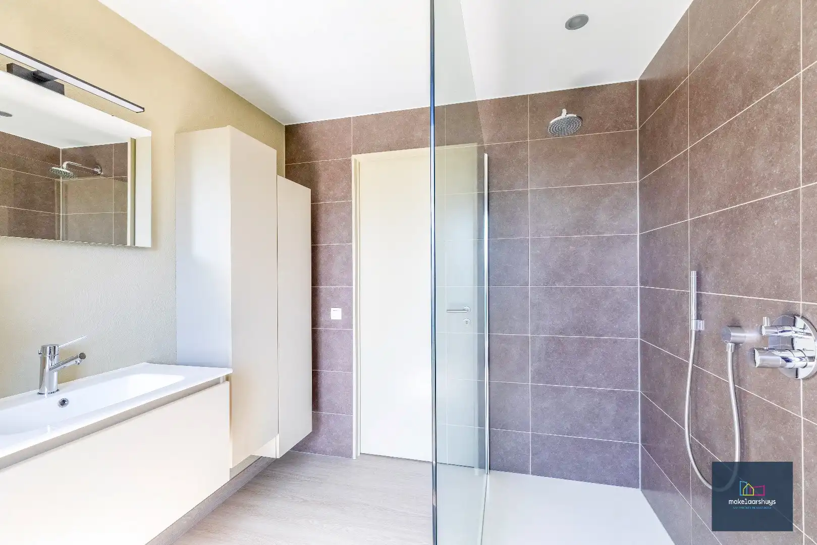 Penthouse met 2 slp. ruim terras, 2 st.plaatsen & kelder foto 11