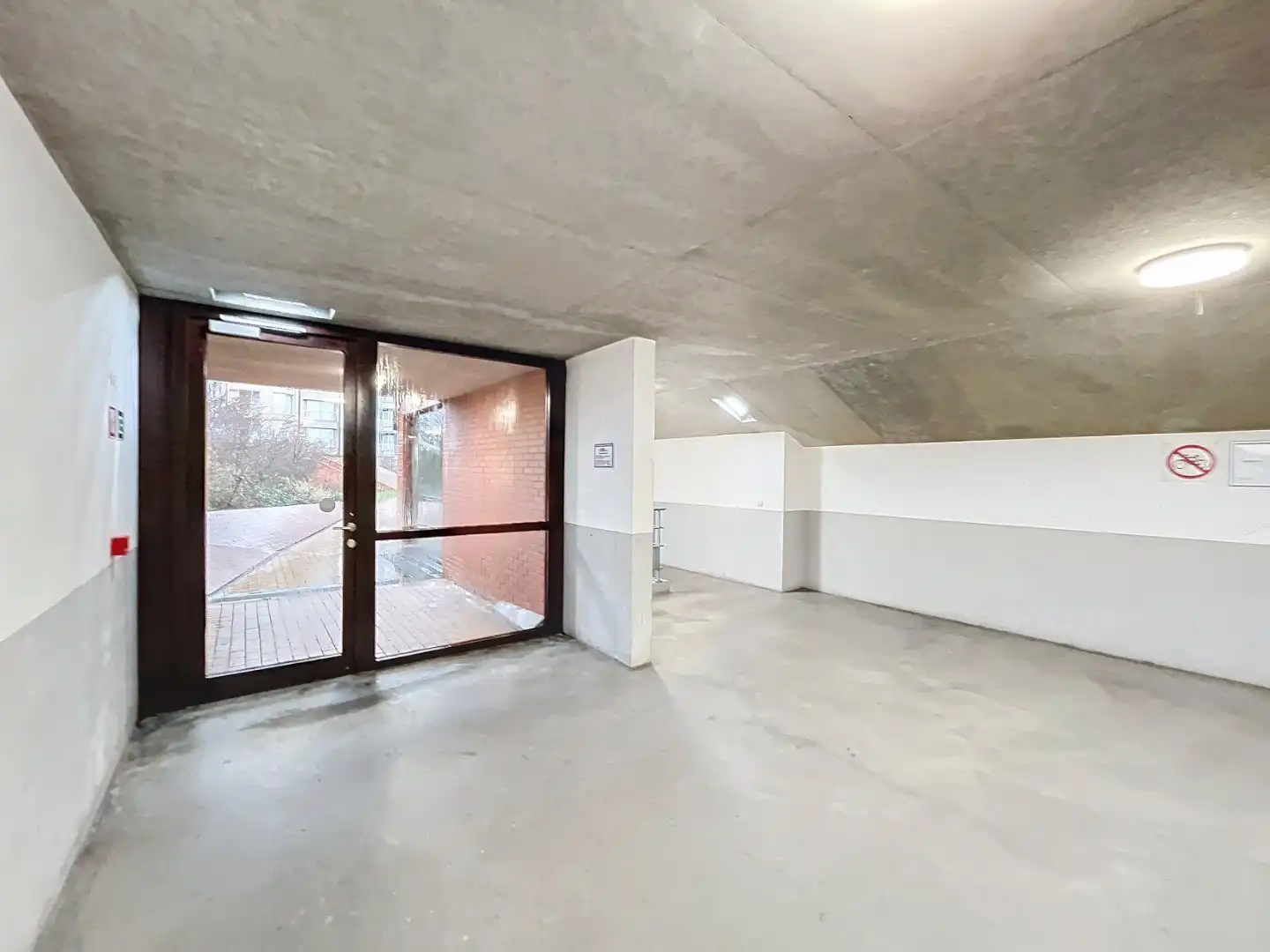 Ruime garagebox op een absolute topligging te Duinbergen foto 5