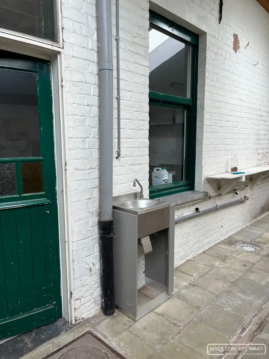 Centraal gelegen handelspand te huur in Anzegem langs drukke invalsweg foto 18