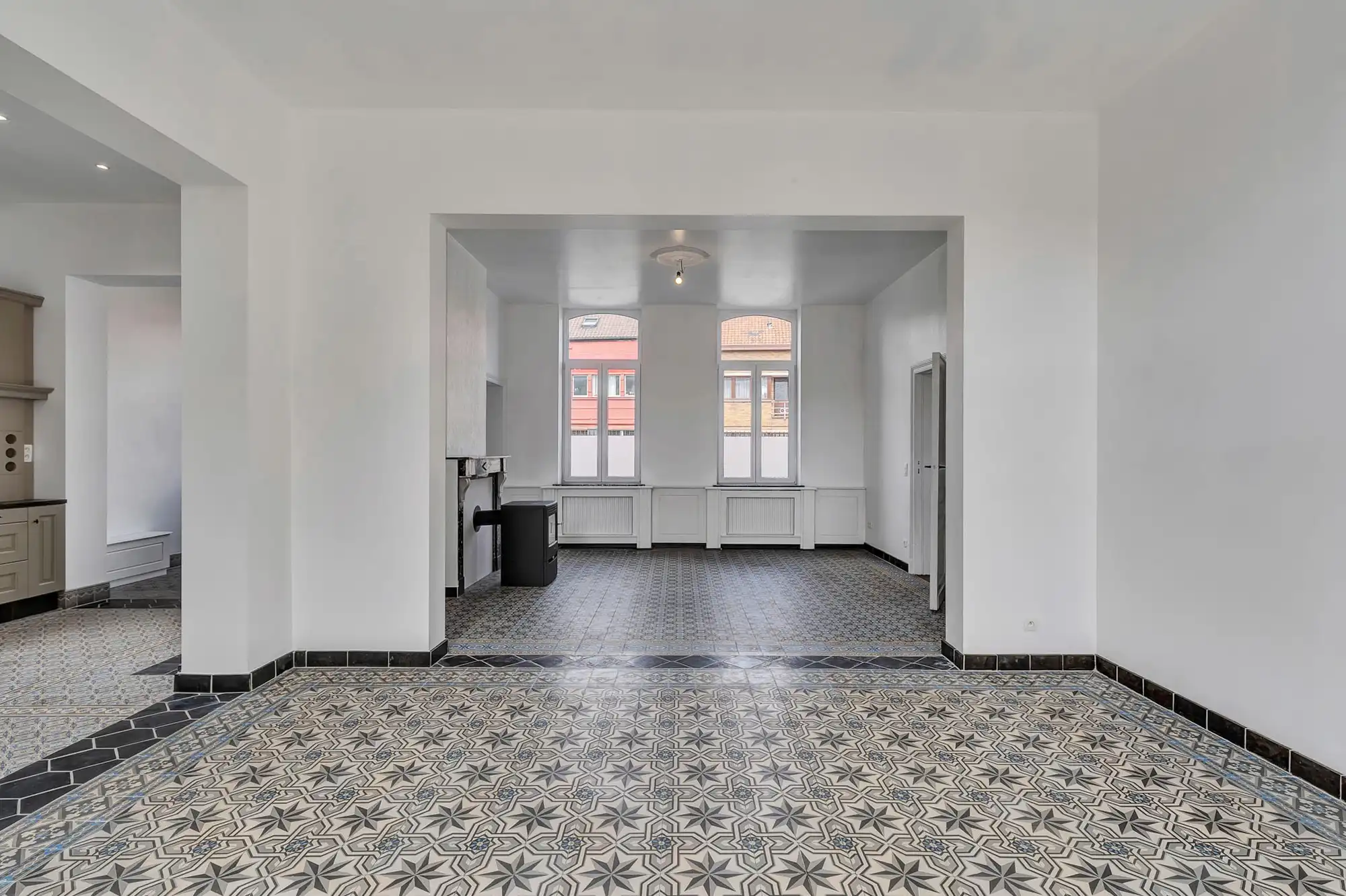 Gerenoveerde pastorijwoning met grote ruimtes in Erembodegem foto 6