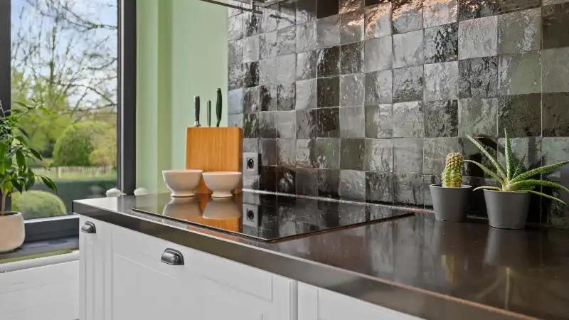 Ruime villa van 302m² op 36 are met zwembad en volledige onderkeldering foto 9