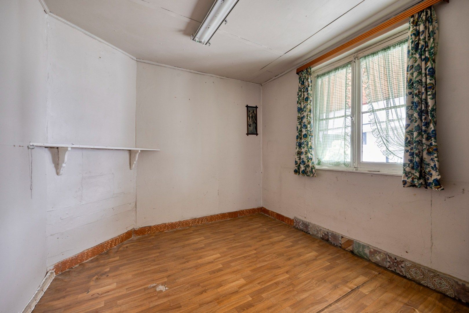 Hoevewoning met binnenkoer, stallen en tuin in landelijke dorpsligging te Nerem foto 17