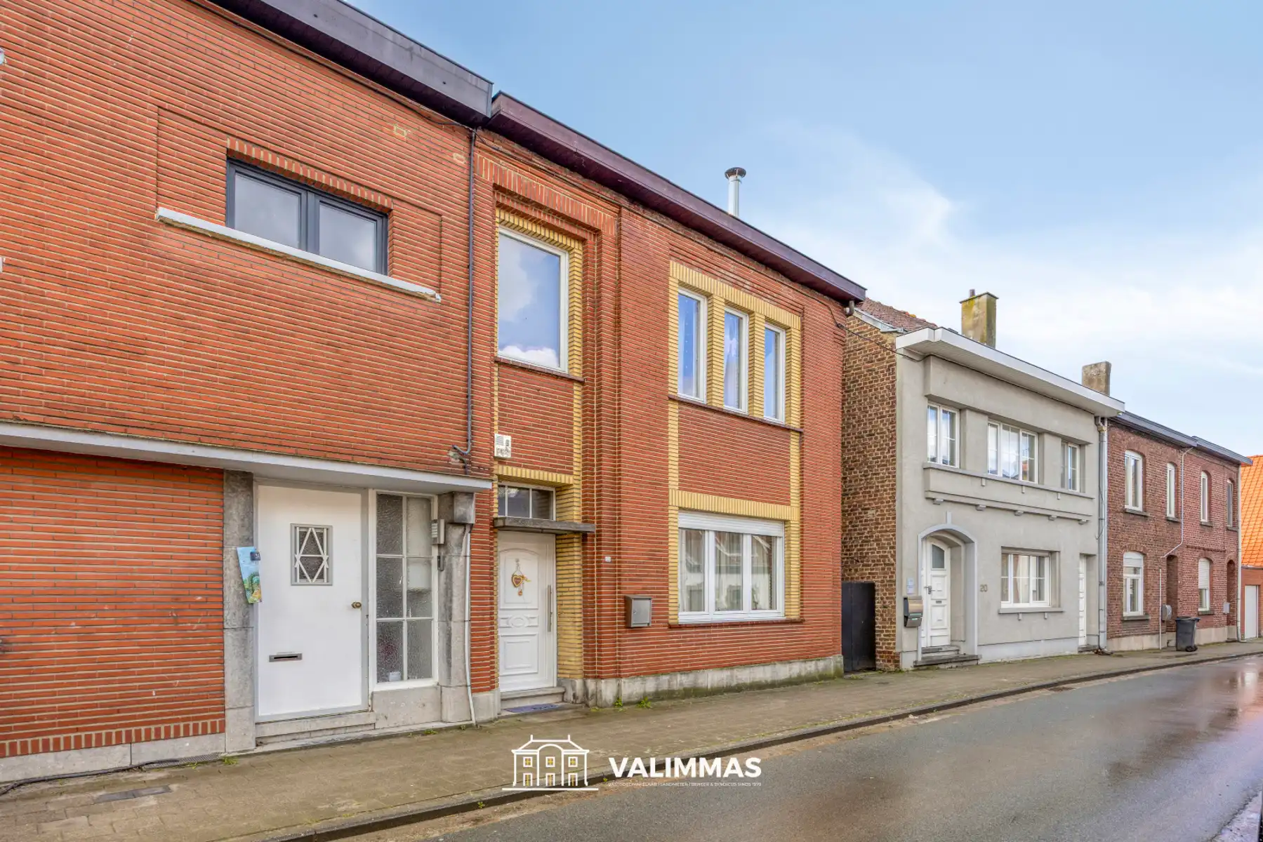 Ruime en zeer verzorgde woning met zonneterras en mooie tuin foto 2