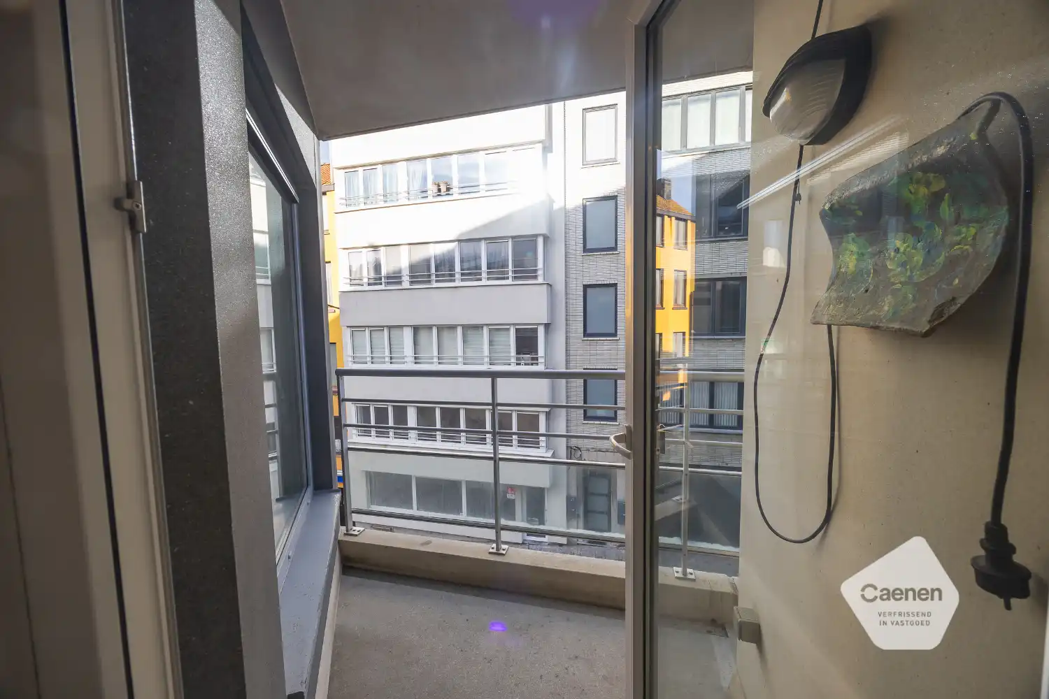 Lichtrijk appartement met zijdelings zicht op de haven in hartje Oostende foto 6