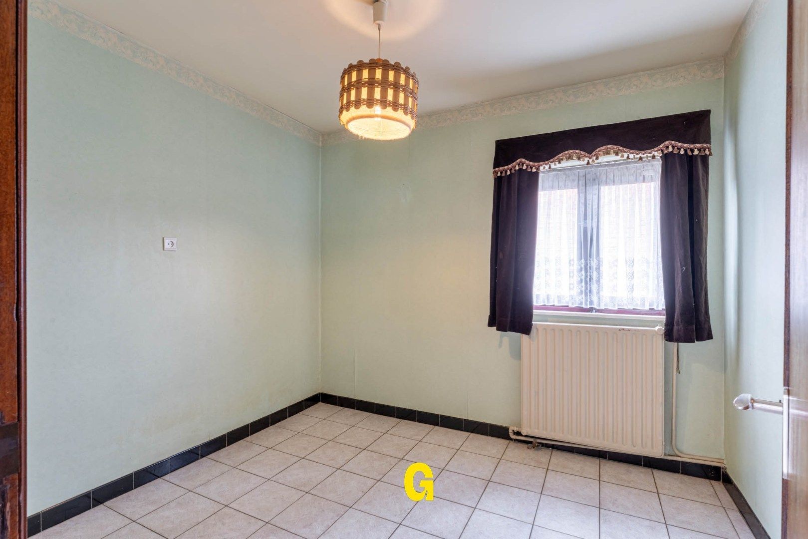Te renoveren vrijstaande bungalow woning met tuin op een perceel van 8a 55ca foto 8
