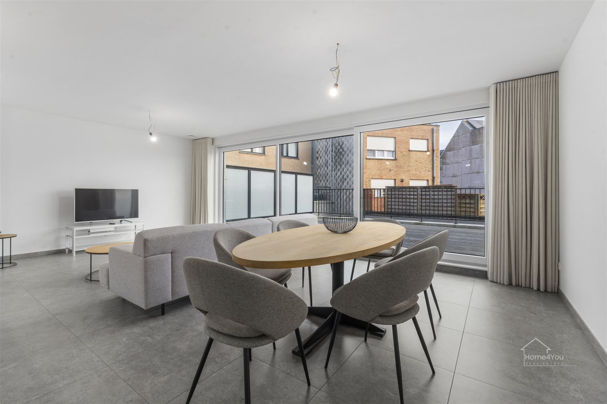 Zeer ruim 3 slaapkamer appartement (2023)  foto 2