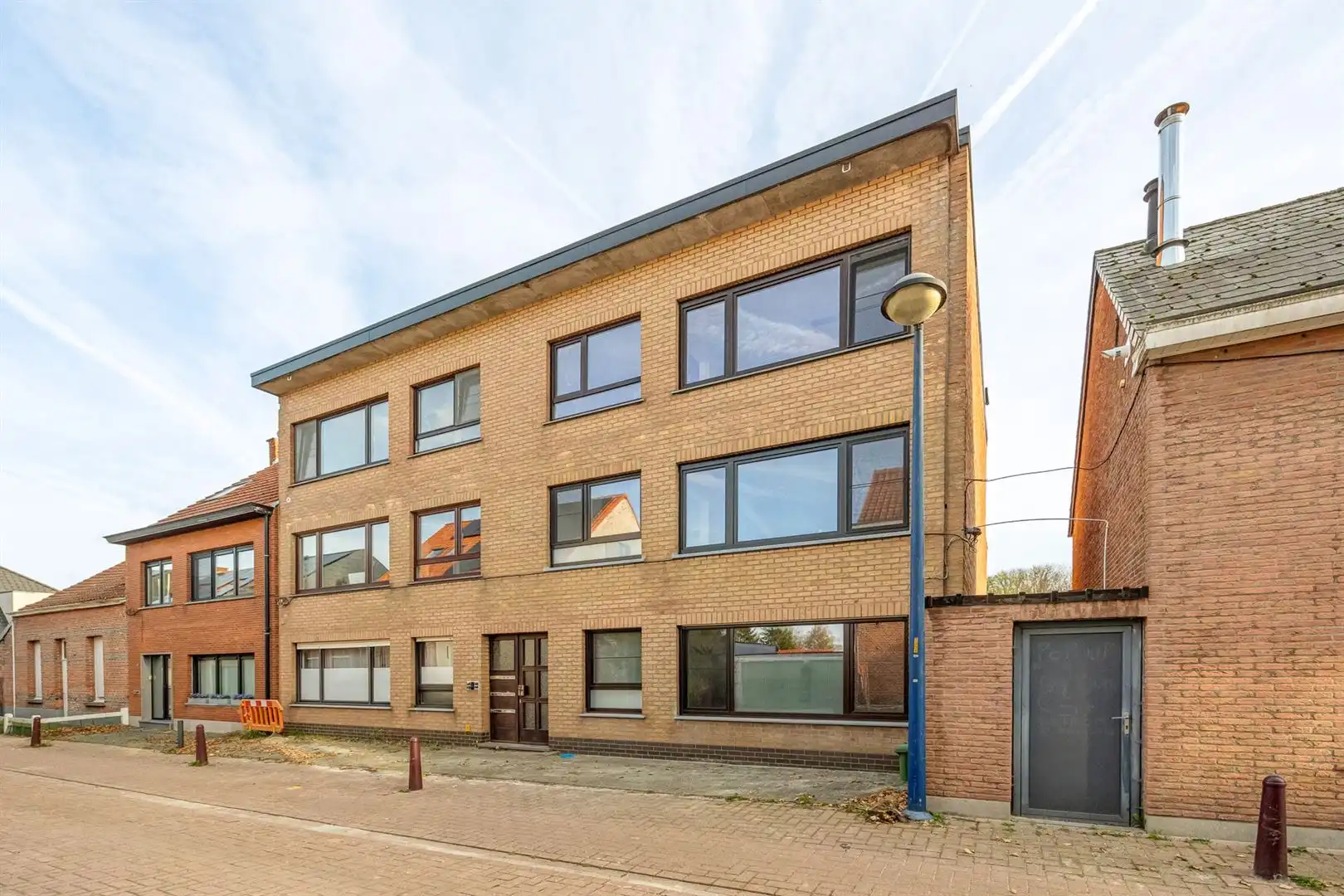 Gelijkvloers appartement met 2 slpks en garage foto {{pictureIndex}}