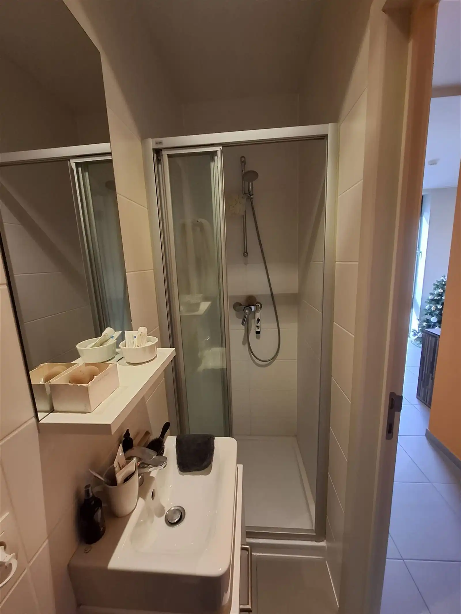 Top gelegen KOT aan de Vooruit in Gent. eigen sanitair. geen domicilie.  foto 4