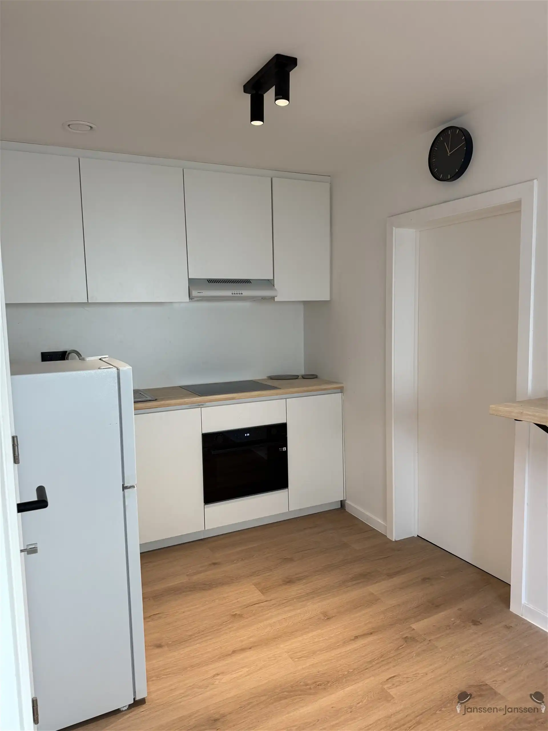 Luxe studentenkamer met eigen sanitair foto 8