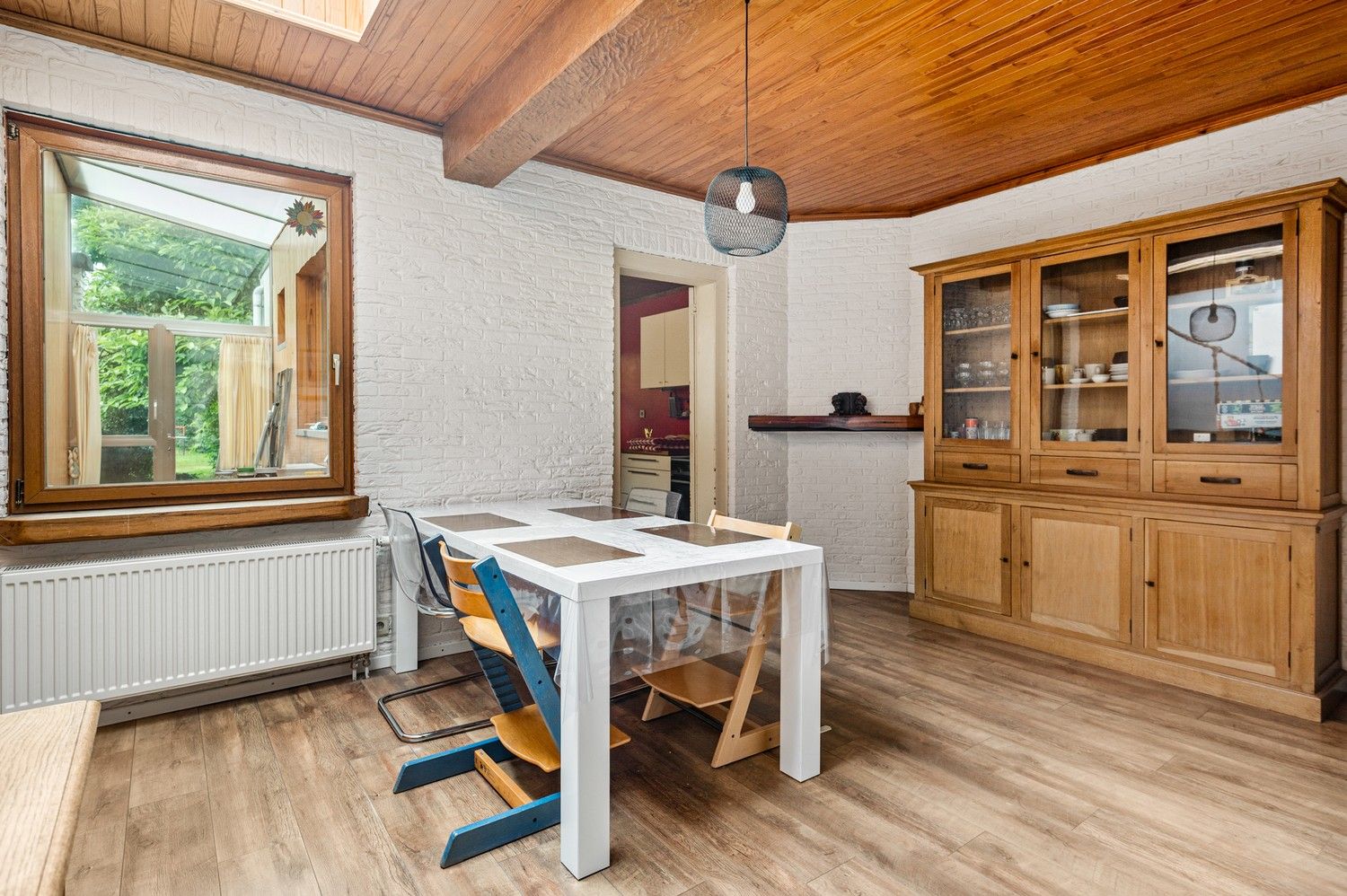 Huis met 4 slaapkamers en tuin te koop in Wijnegem! foto 6