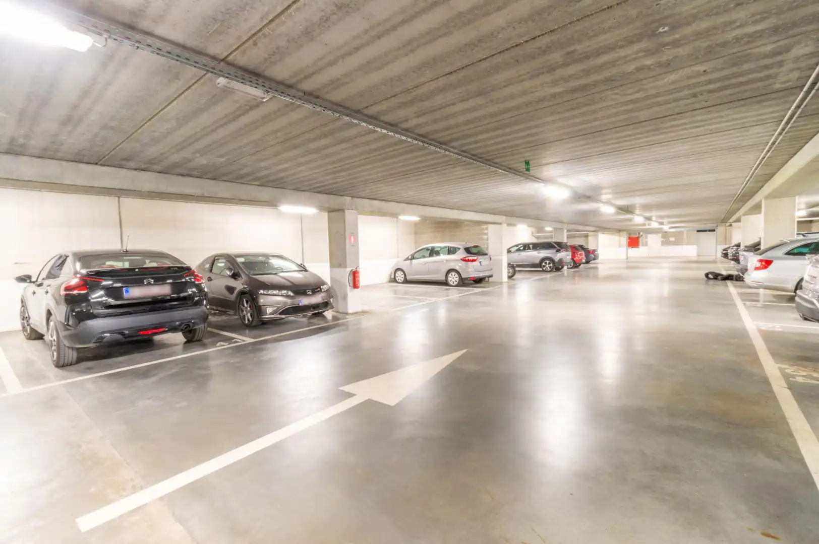 Binnenstaanplaats te centrum Halle! foto 3