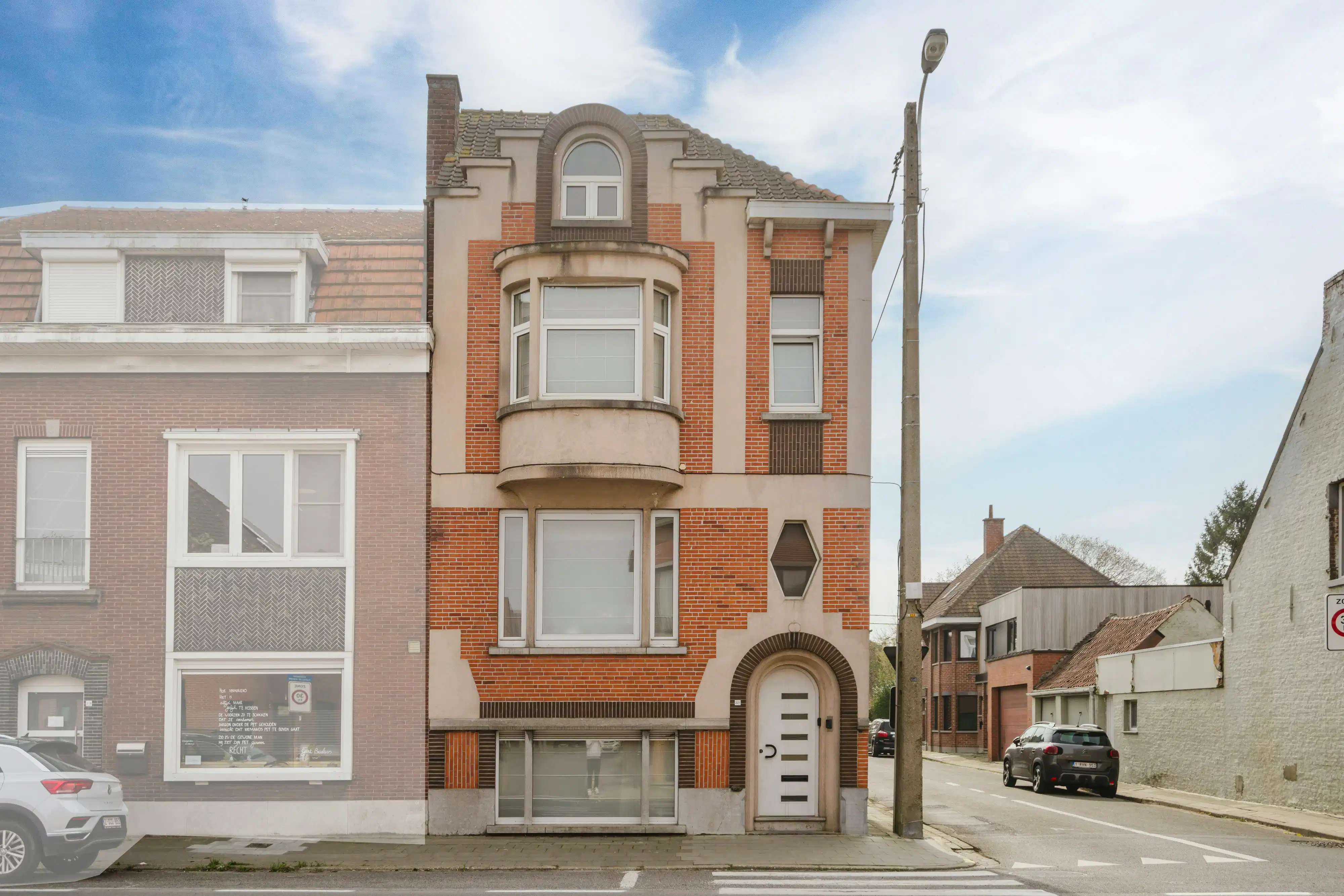 Art-deco woning met 4 slaapkamers te koop in Bissegem foto 2