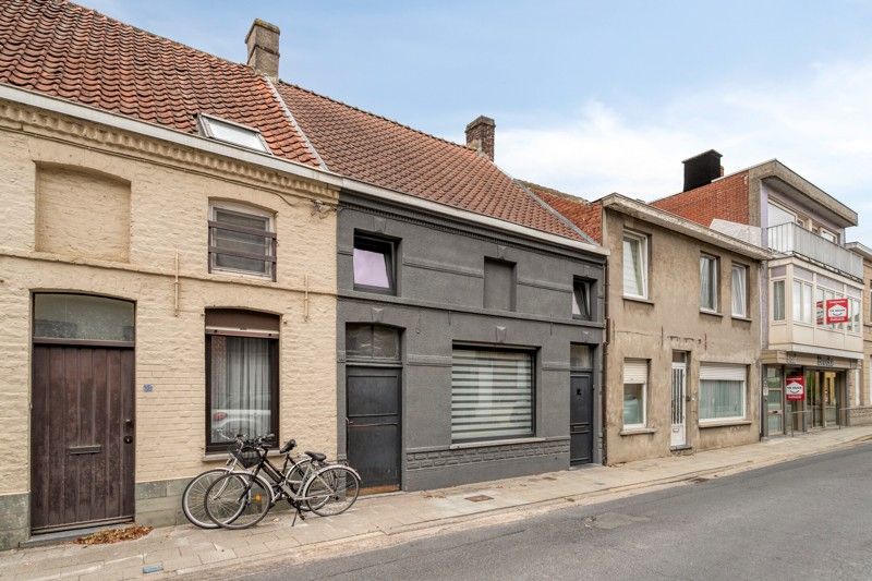 Hoofdfoto van de publicatie: Gezellige rijwoning met 3 slaapkamers TE KOOP in Waregem!