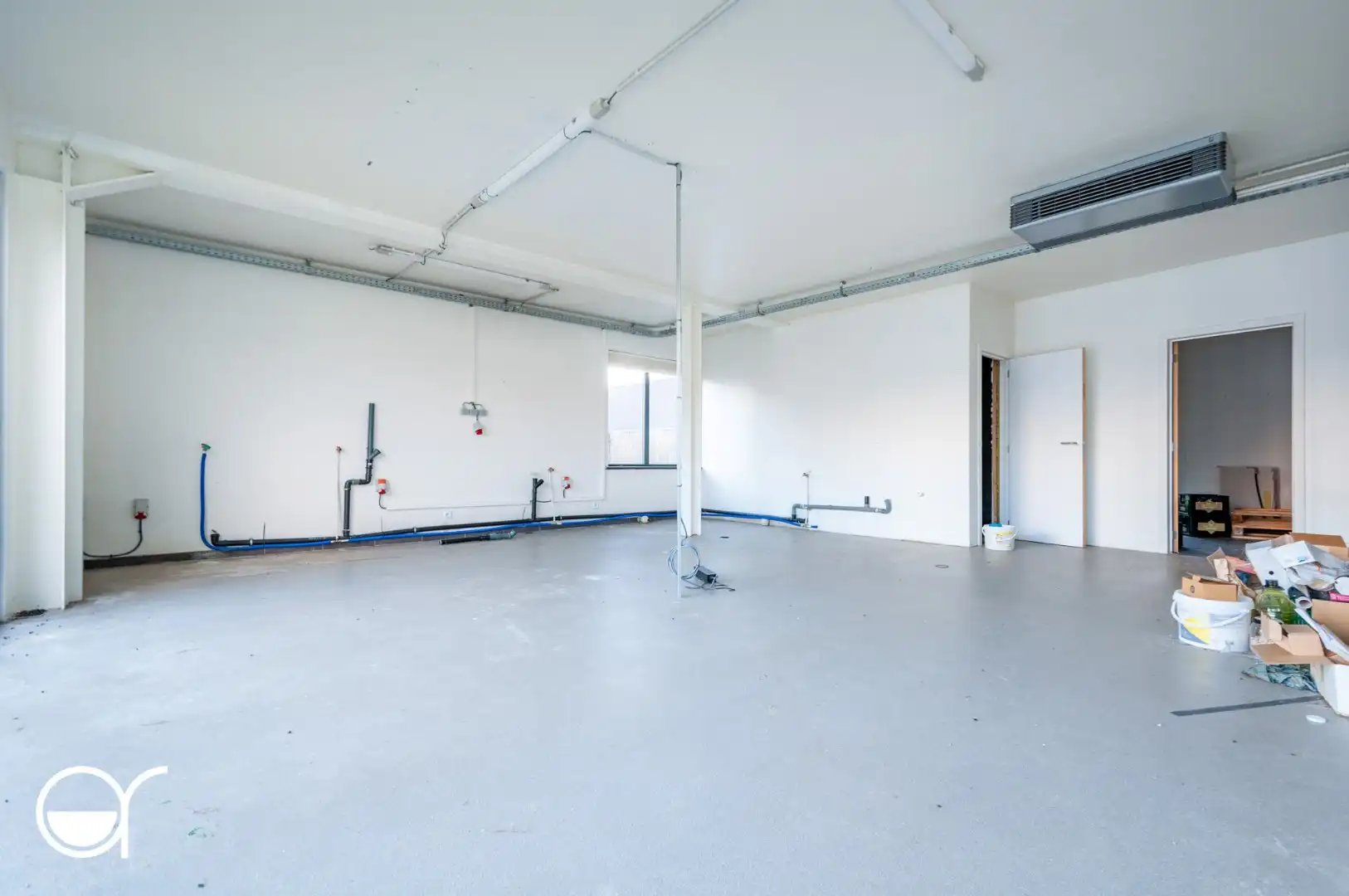 Handelsgelijkvloers op drukke locatie foto 4