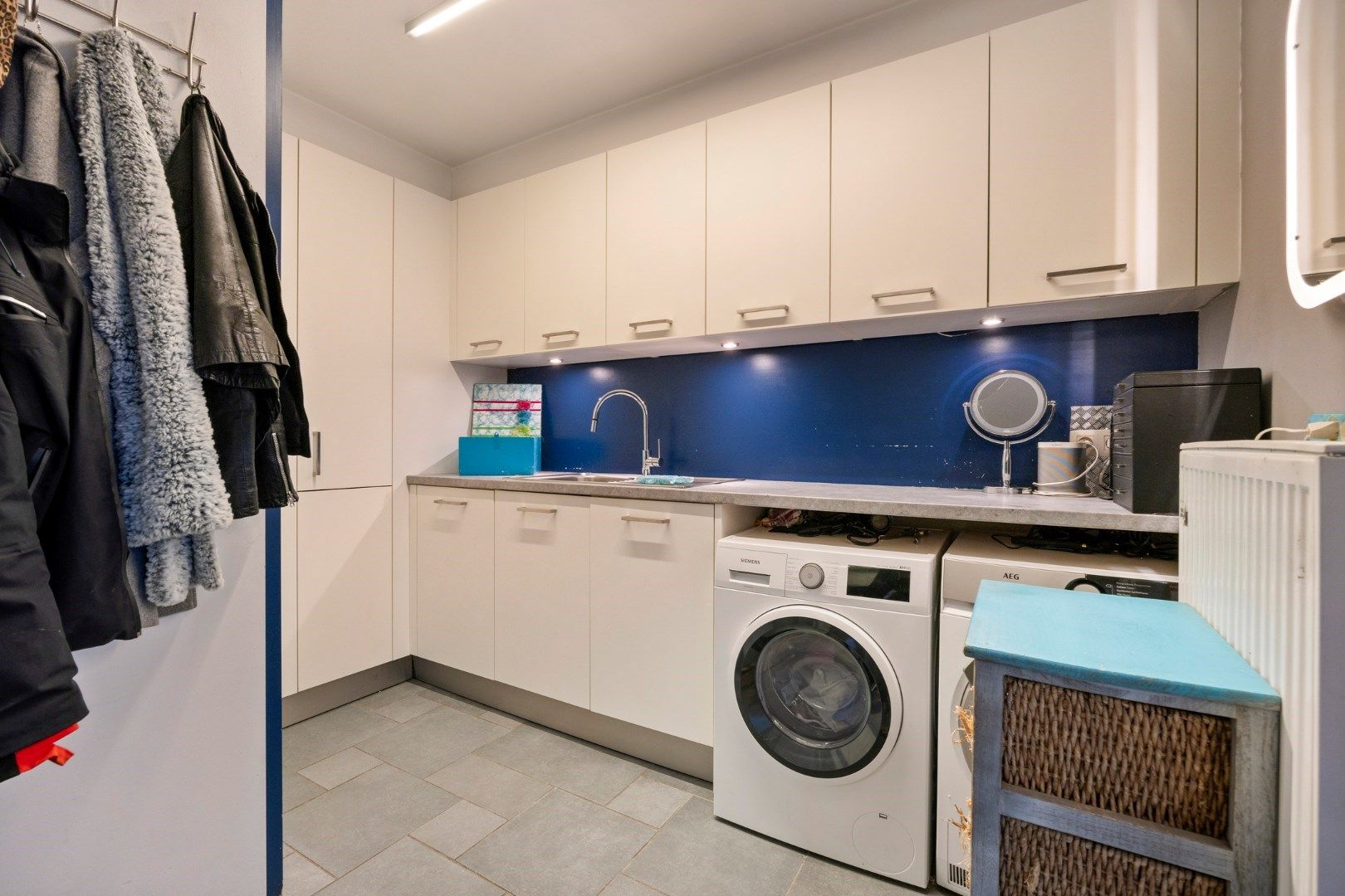 Ruim ingedeelde woning met 4 slpks op een mooi perceel van 21 are met achterliggend groen. foto 12