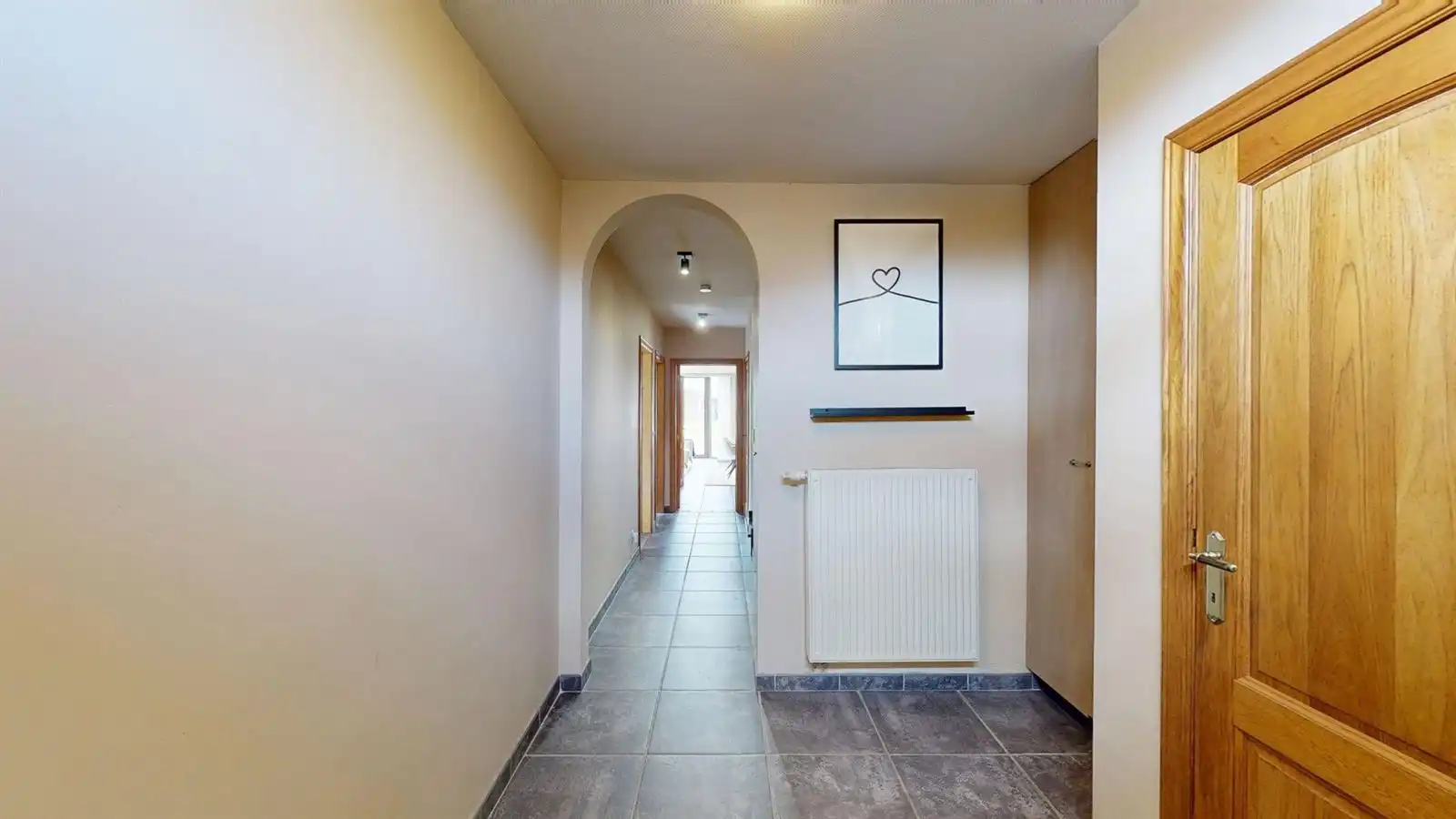 Stijlvolle woning in groene omgeving met 3 slaapkamers foto 3