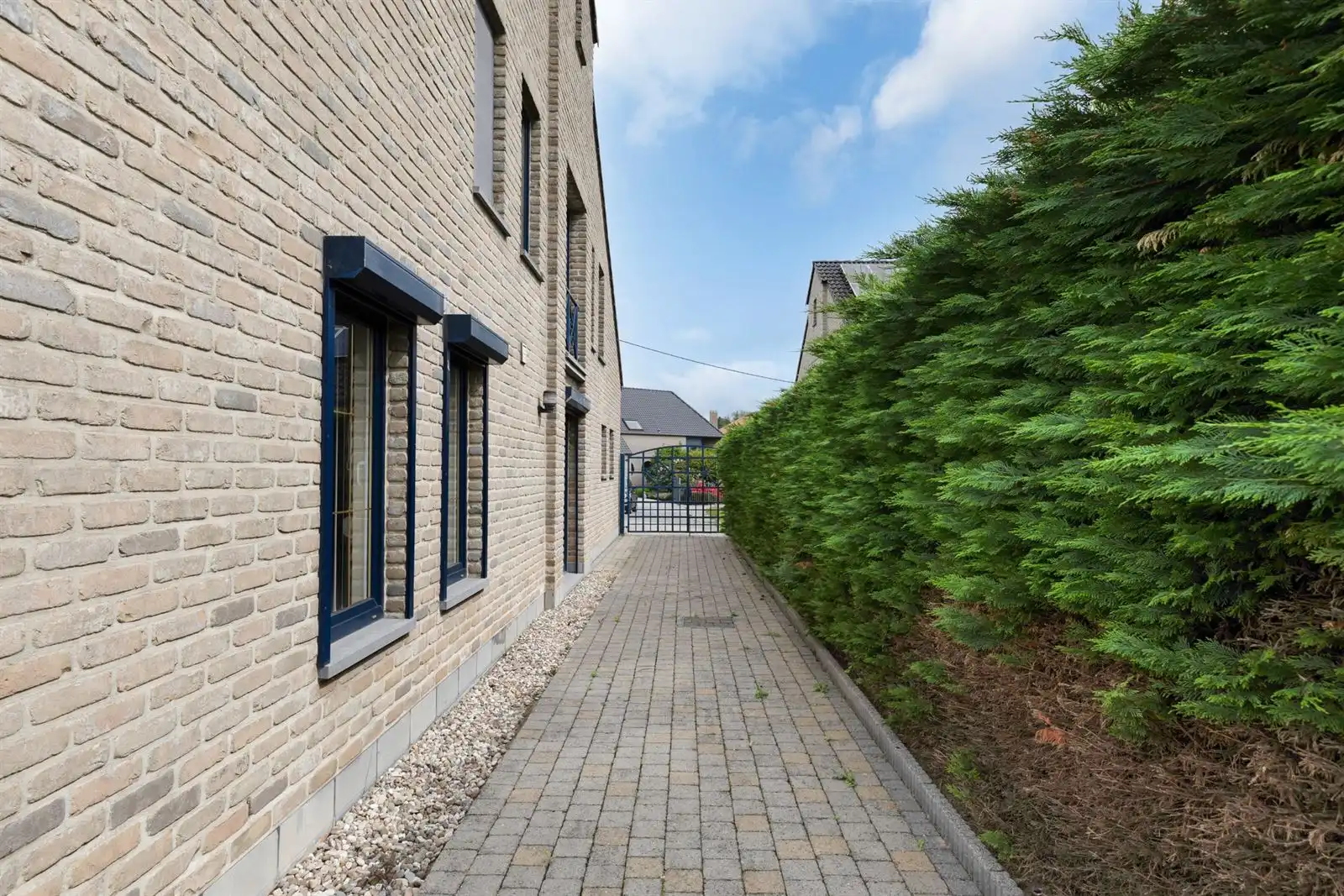Stijlvolle woning in groene omgeving met 3 slaapkamers foto 3