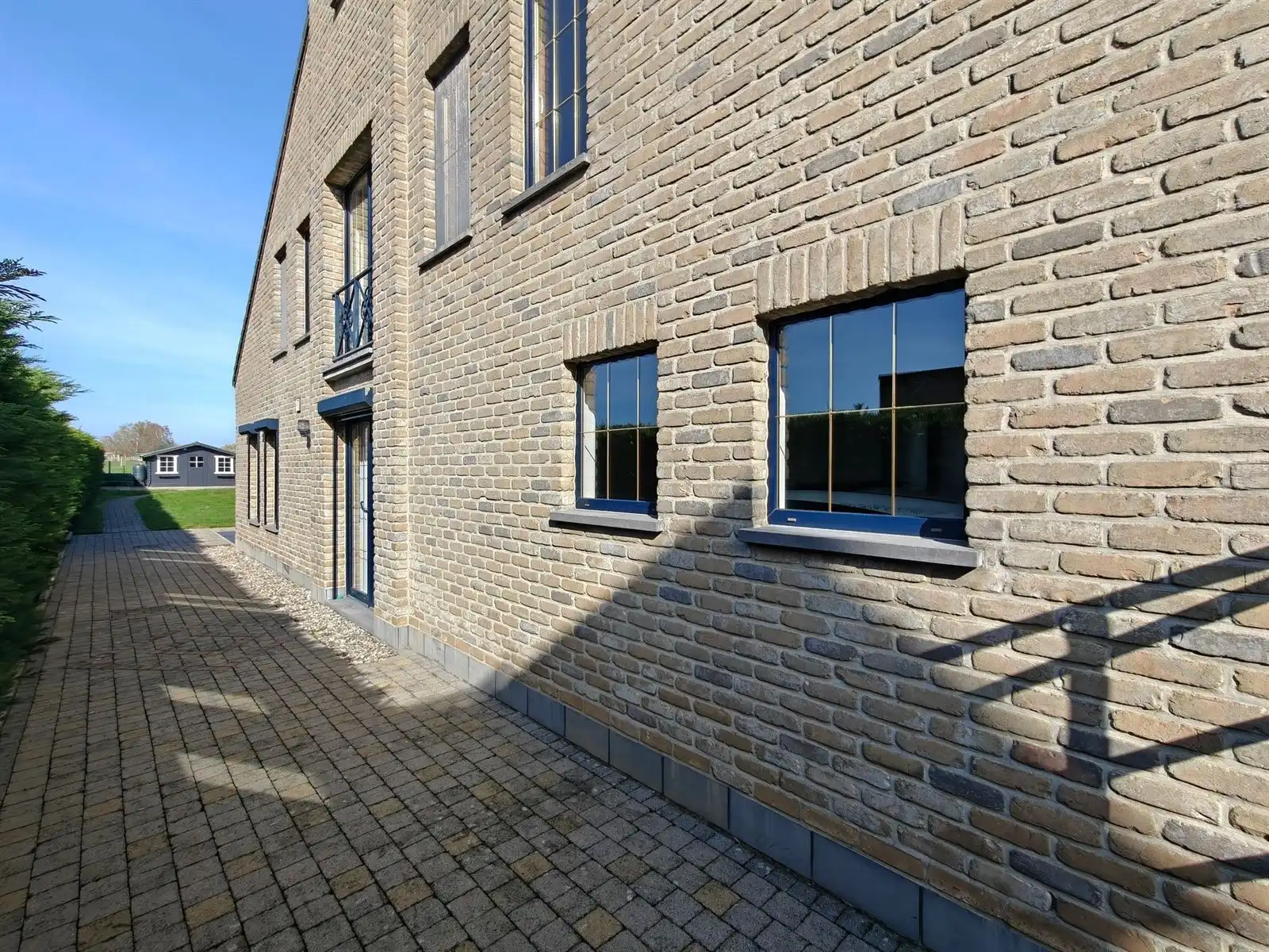 Stijlvolle woning in groene omgeving met 3 slaapkamers foto 2