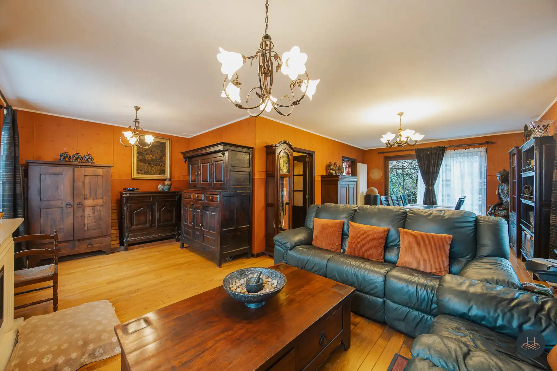 Warme, halfopen energiezuinige woning met dubbele garage foto 8