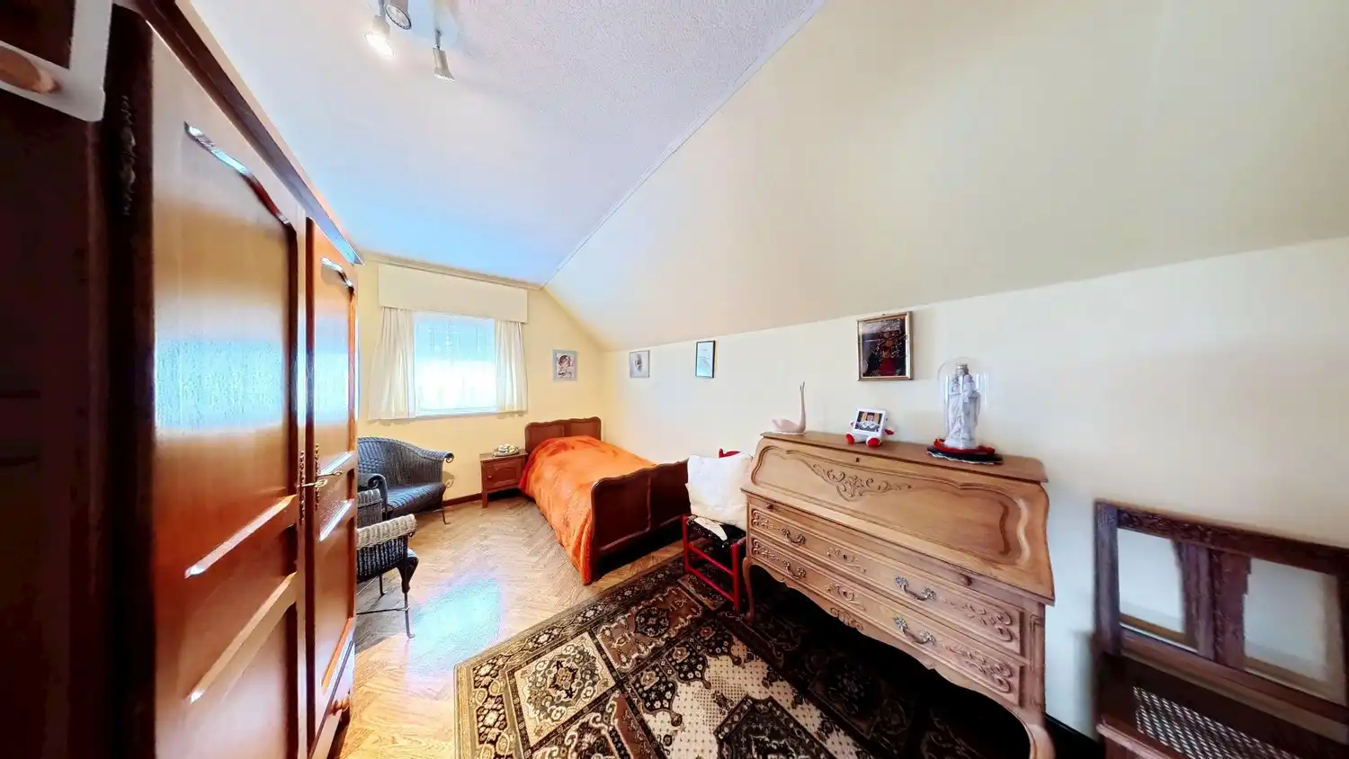 Ruime woning met 5 slaapkamers, winkelruimte én magazijn! foto 17
