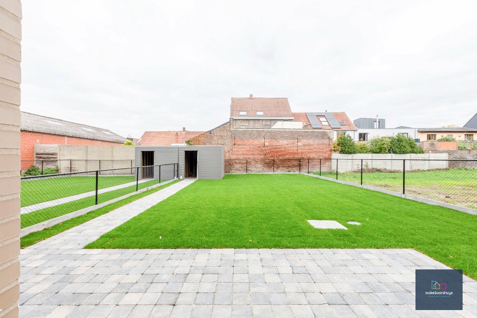 Energiezuinige nieuwbouwwoning met 3 slaapkamers , tuin en staanplaats foto 3