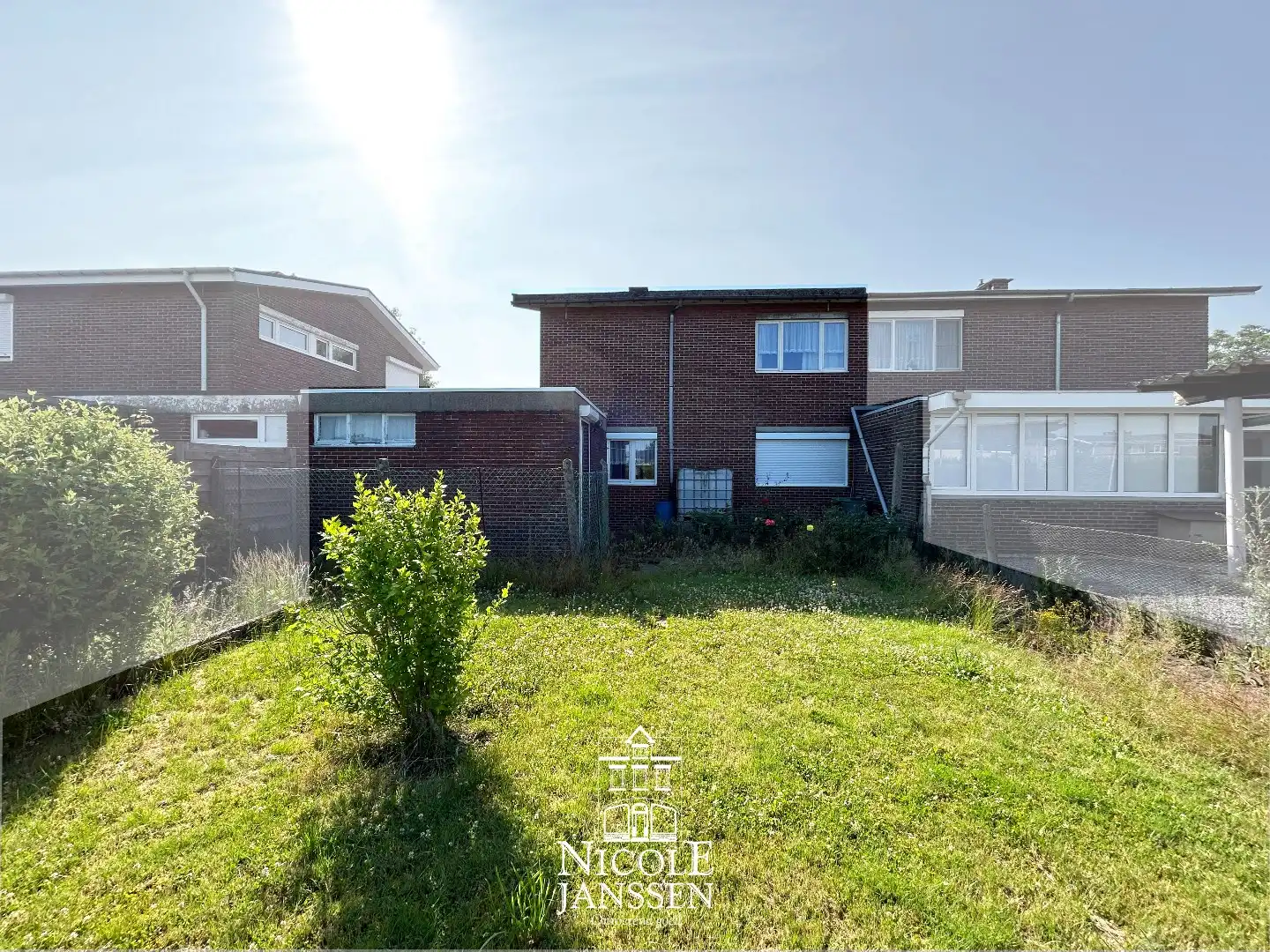 Halfvrijstaande gezinswoning foto 2