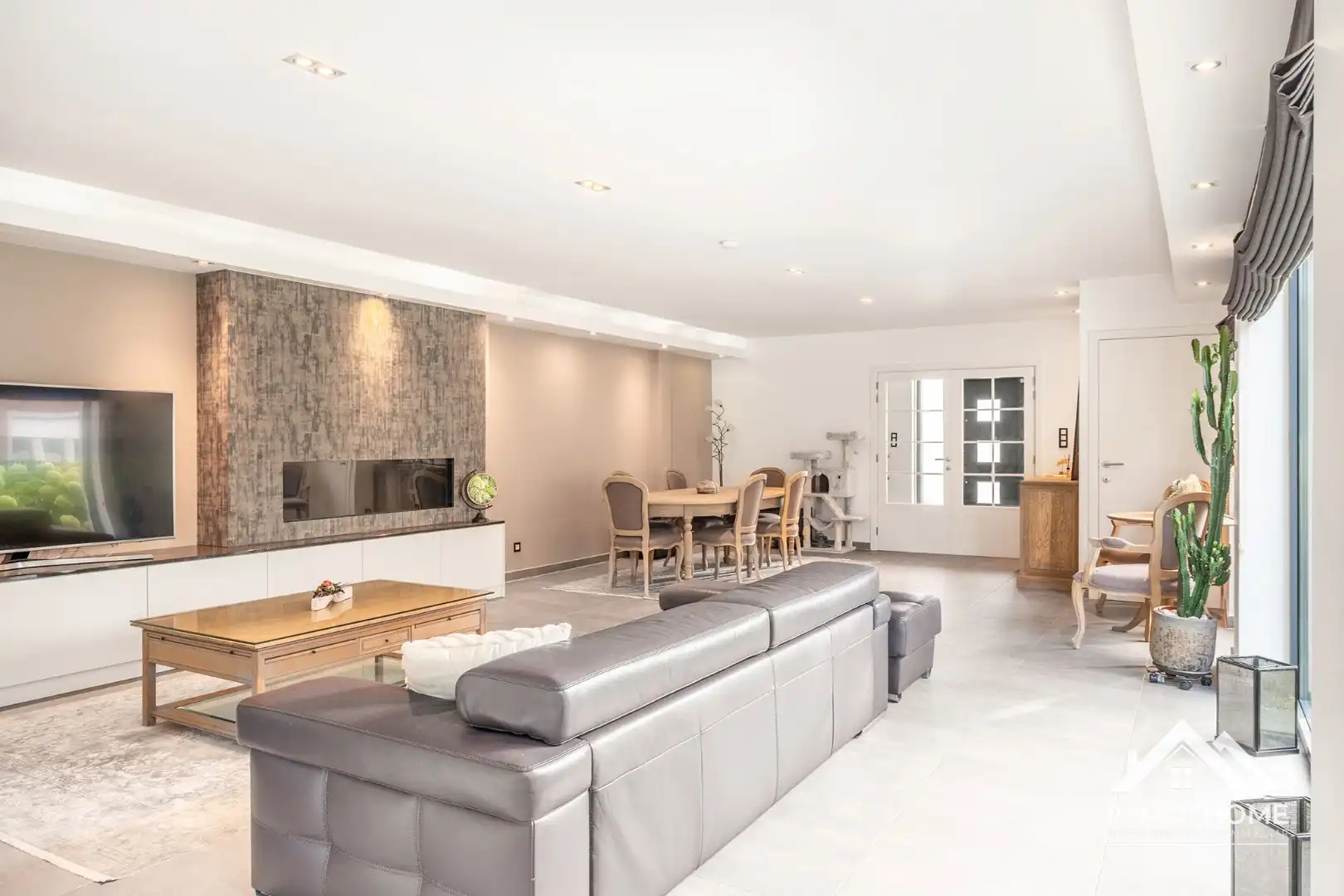Jonge recente woning met heel veel volume! foto 10
