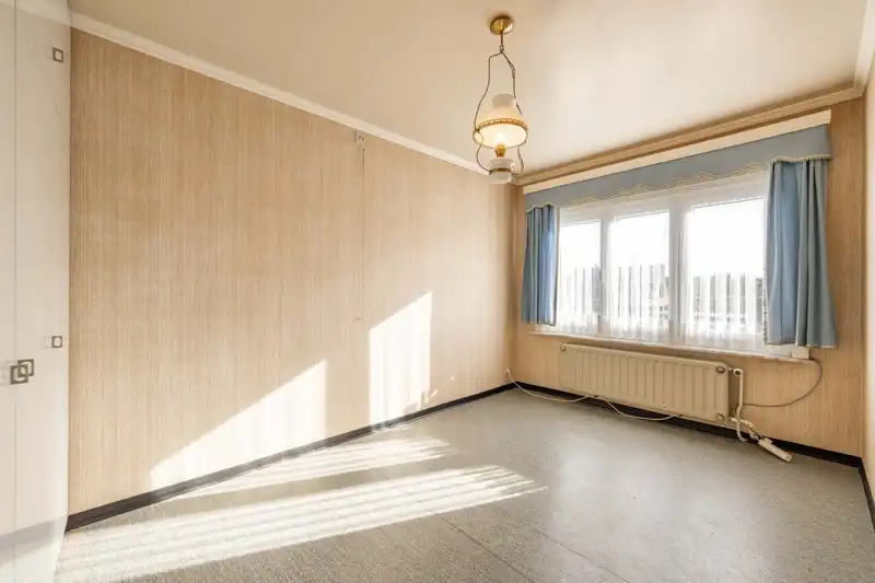 Kloeke te renoveren stadswoning met 4 slaapkamers, inpandige garage in centrum Kortrijk TE KOOP foto 13