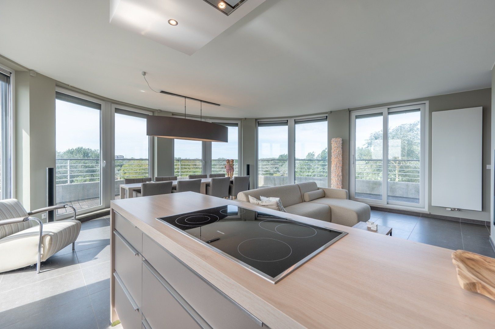 Unieke penthouse met open zichten richting de zee foto 10