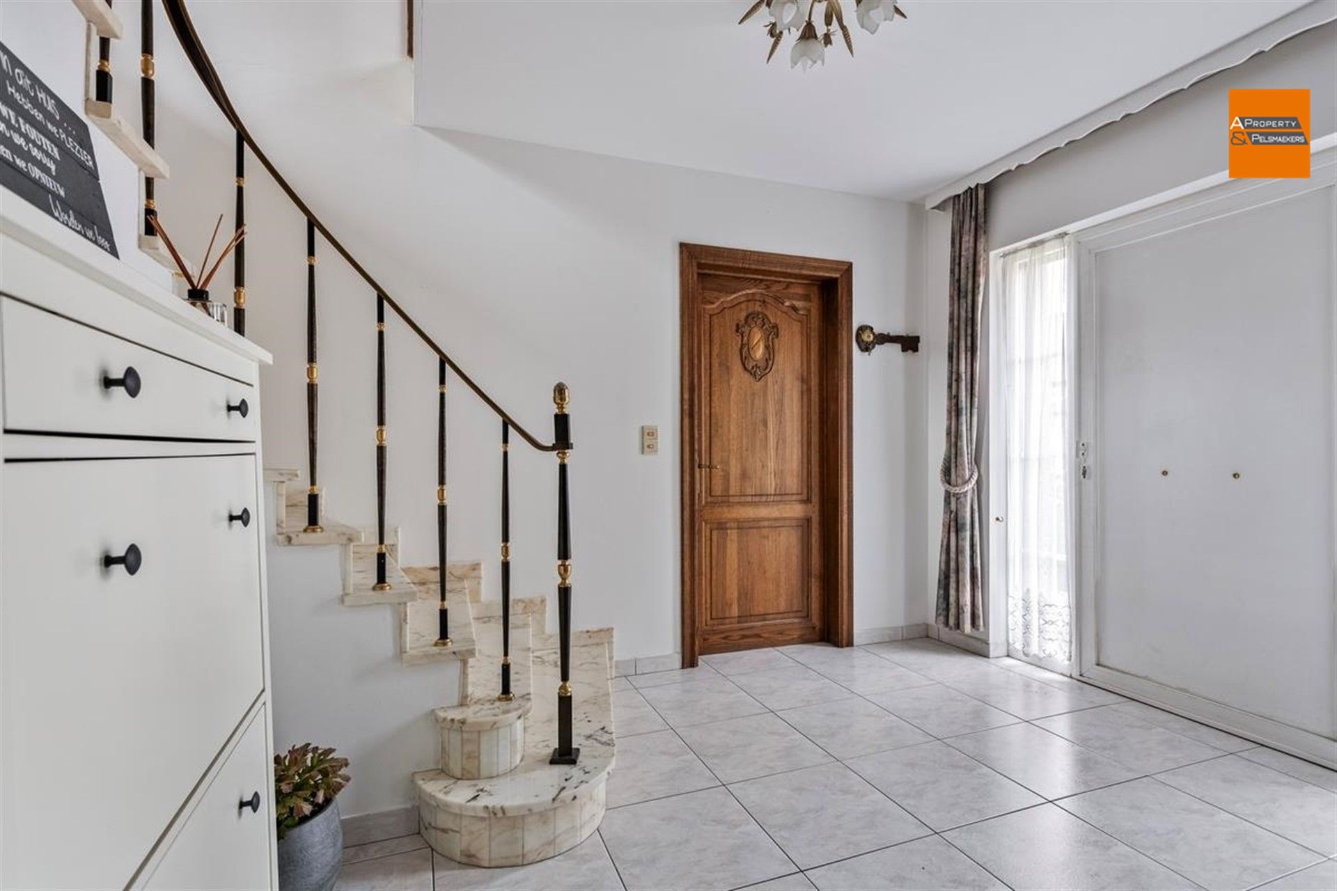 Ruime villa met 4 /5 slaapkamers op prachtige stuk grond foto 6