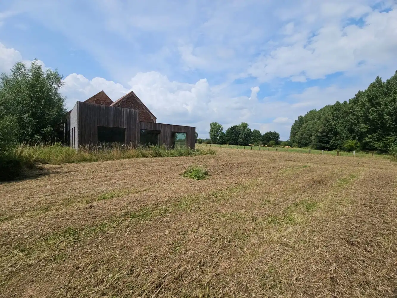 Prachtig gelegen, verder te vernieuwen landgebouw (omg. Congoberg) foto {{pictureIndex}}