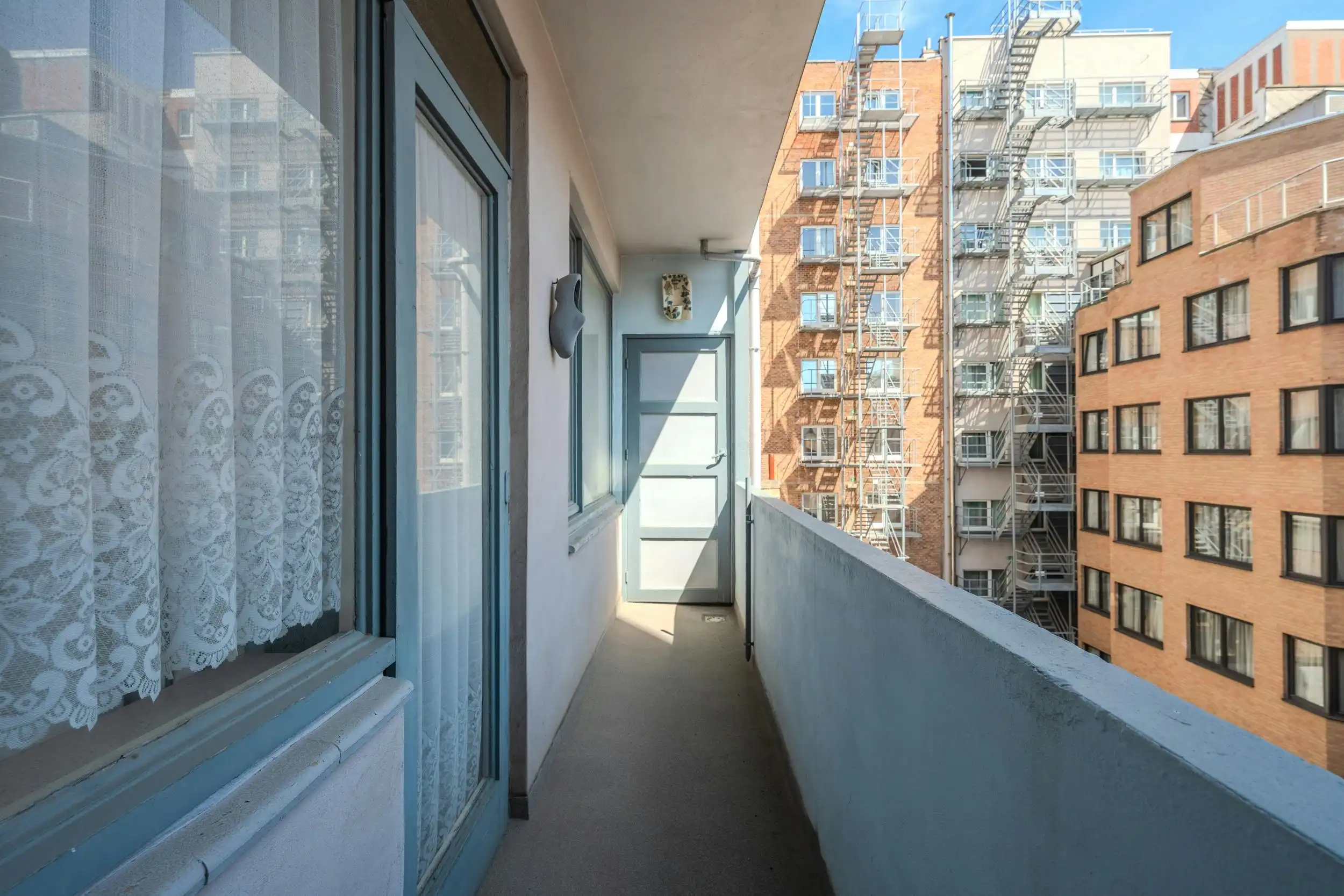 Centraal 2-slaapkamer appartement vlakbij zee te Oostende foto 9