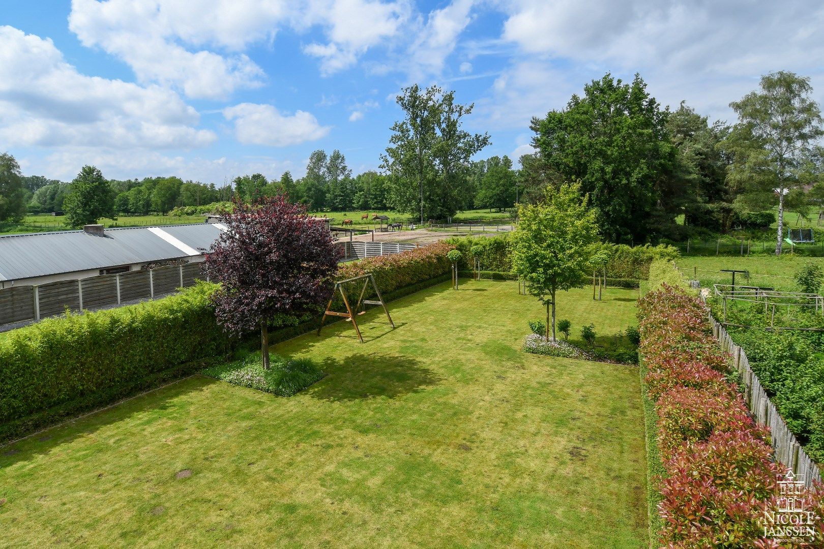 Instapklare goed onderhouden gezinswoning met mooie tuin met gezellig overdekt terras foto 26