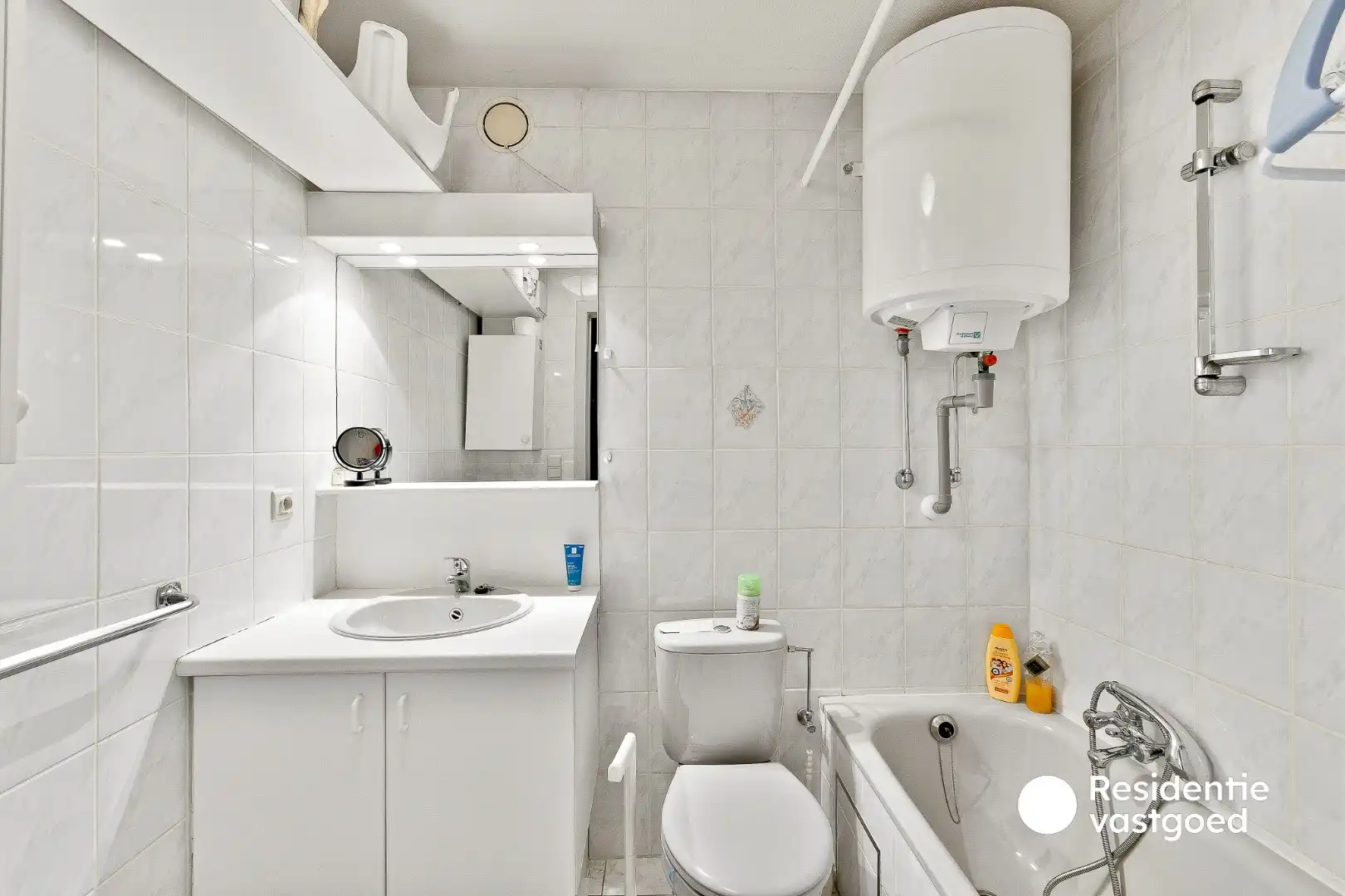 Gemeubelde studio in afgesloten vakantiepark met verwarmd zwembad foto 11