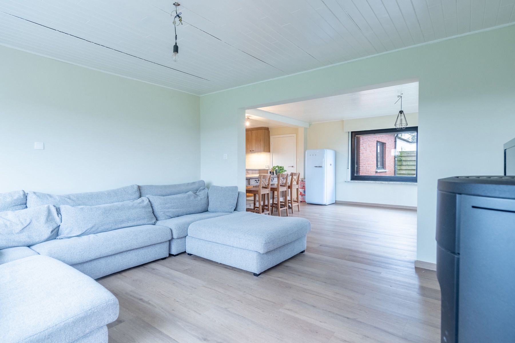 Gedeeltelijk gerenoveerd huis met bijgebouw, groen uitzicht foto 7
