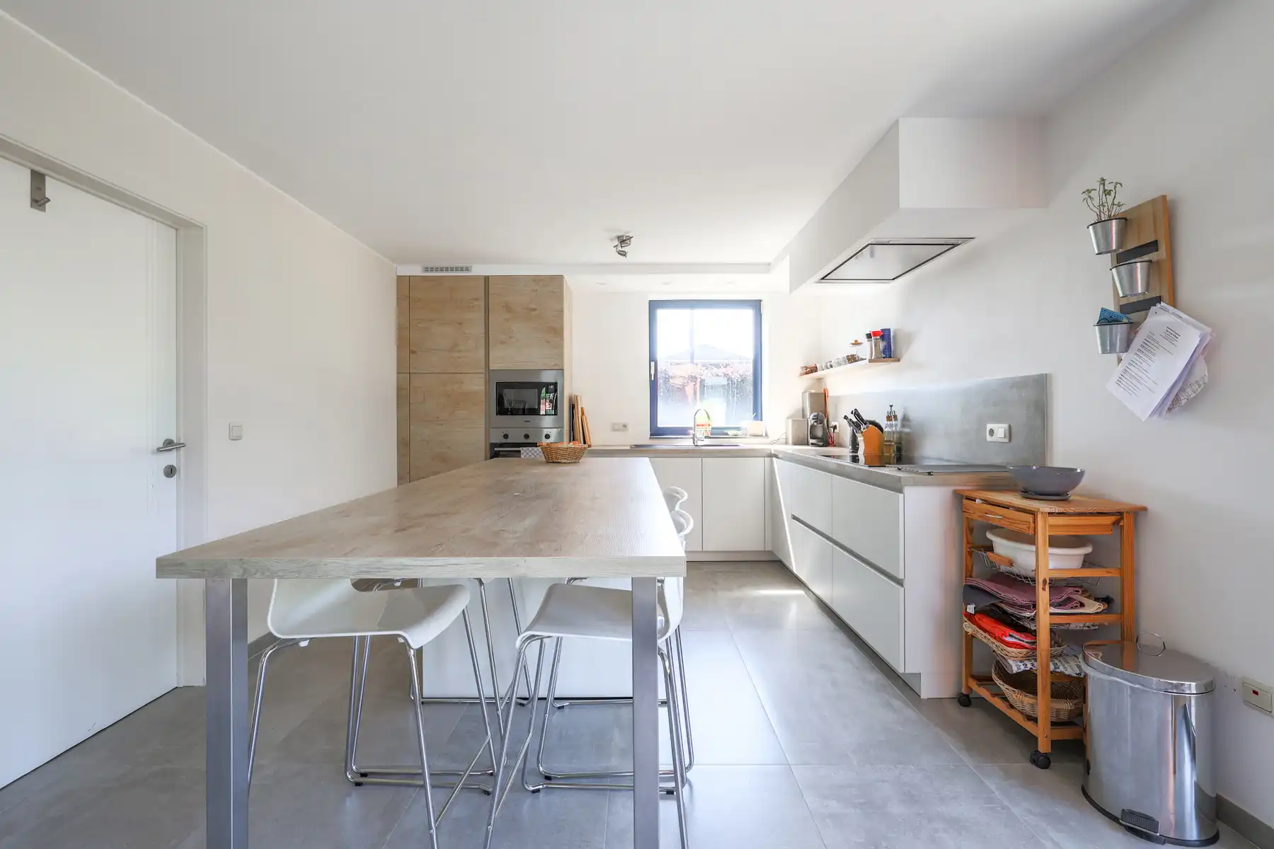 Vrijstaande woning op uniek perceel met zwembad foto 16
