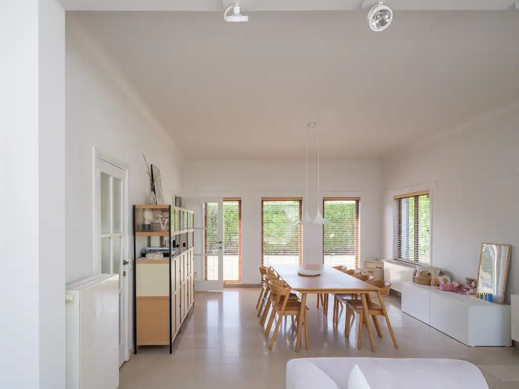 Karaktervolle en vrijstaande gezinswoning, gelegen op een gunstig perceel van ca. 930 m² foto {{pictureIndex}}
