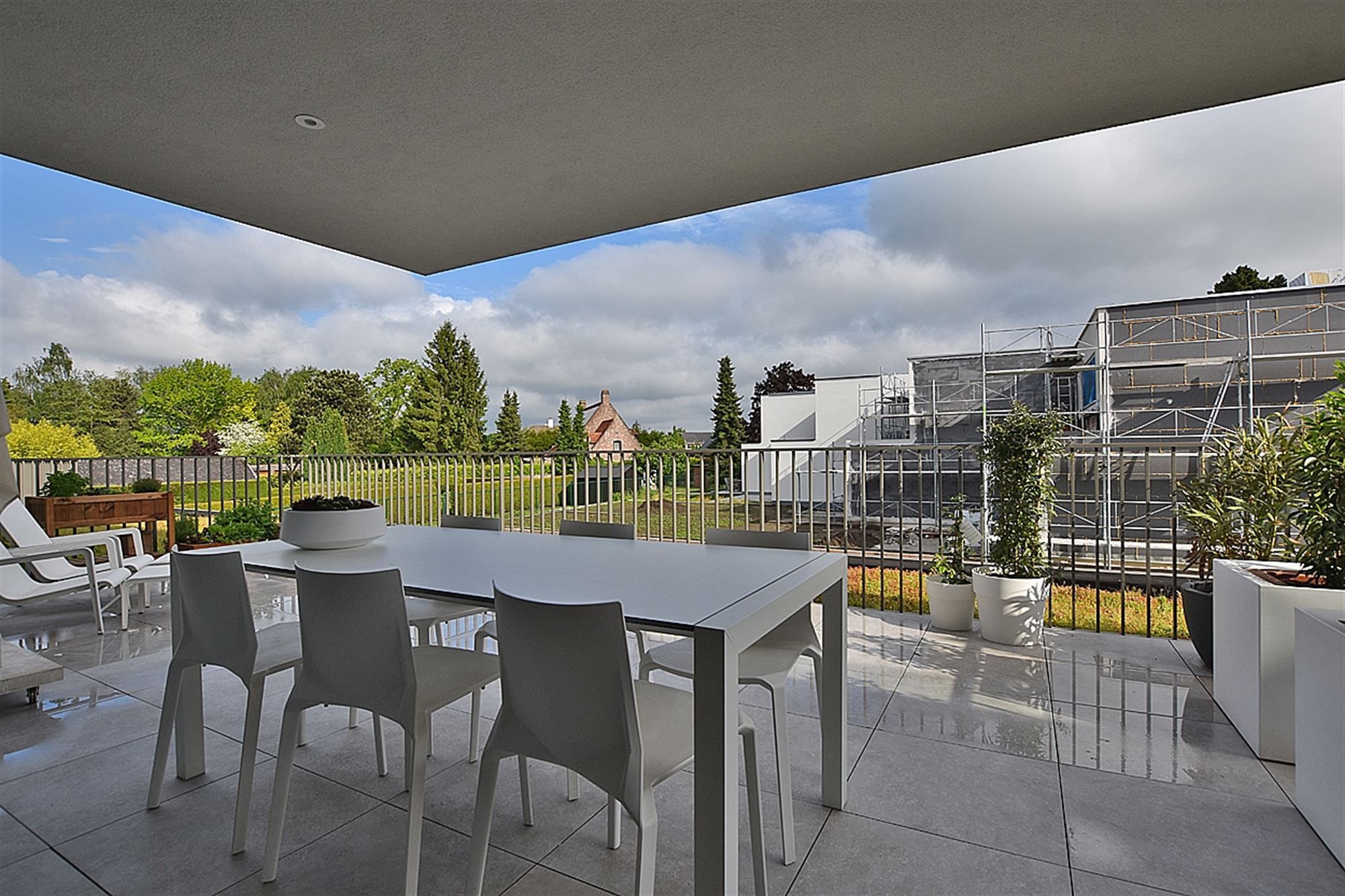 Instapklaar APPARTEMENT (1ste verdieping) met 2 slaapkamers, ruim terras en grote garage (2)  foto 13