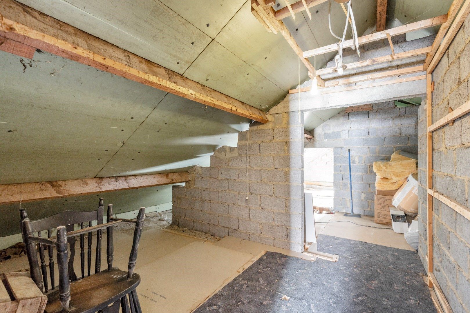 Gerenoveerde vrijstaande bungalow-woning met zuid-west gerichte tuin, op 9a 33ca met zicht op achterliggend groen.  foto 21